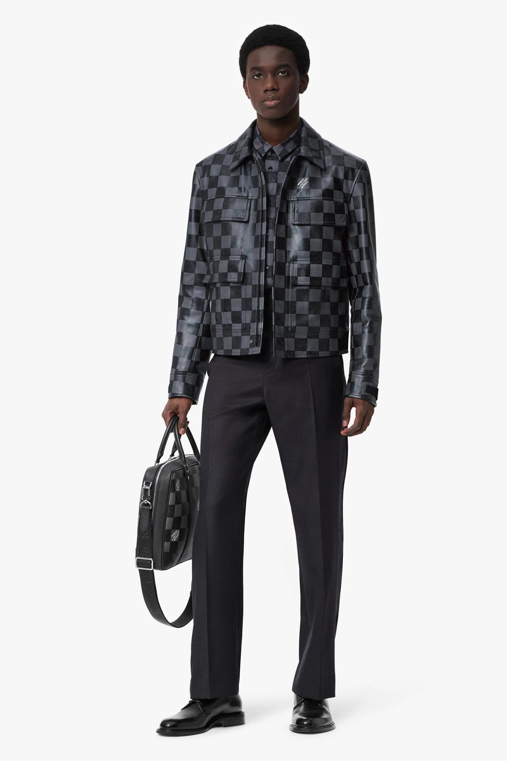 路易威登-Men_LV_Fall_LOOK10_VISUAL4-scaled-1.jpg