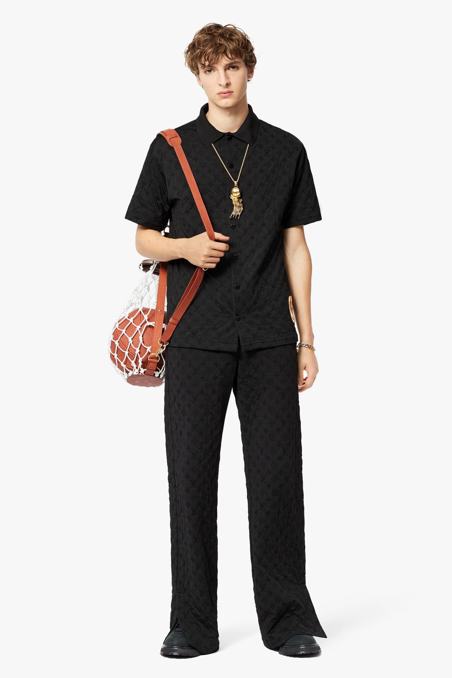 路易威登-Men_NBA_drop2_LOOK09_VISUAL4-scaled-1.jpg