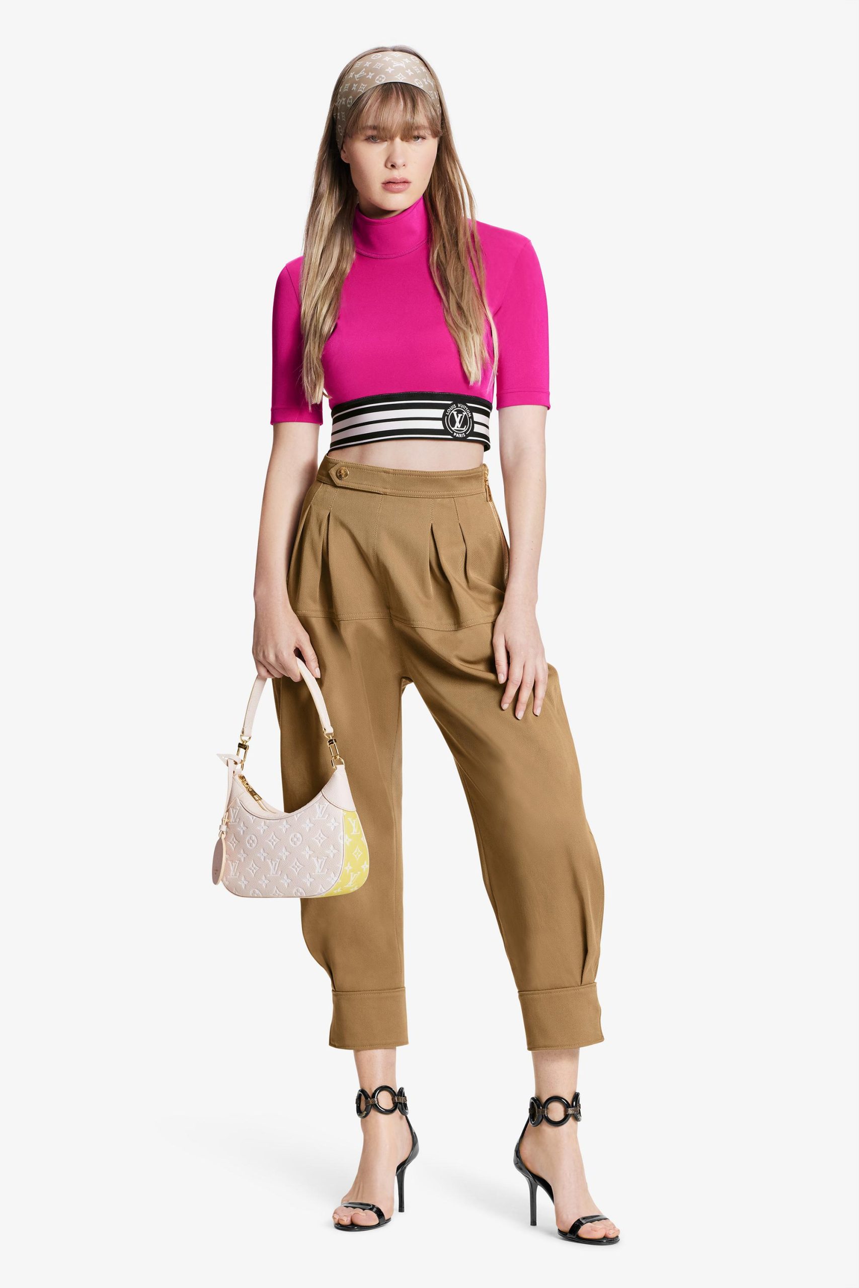 路易威登-Women_SpringEscape_FW22_Drop1_LOOK07_VISUAL4-scaled-1.jpg