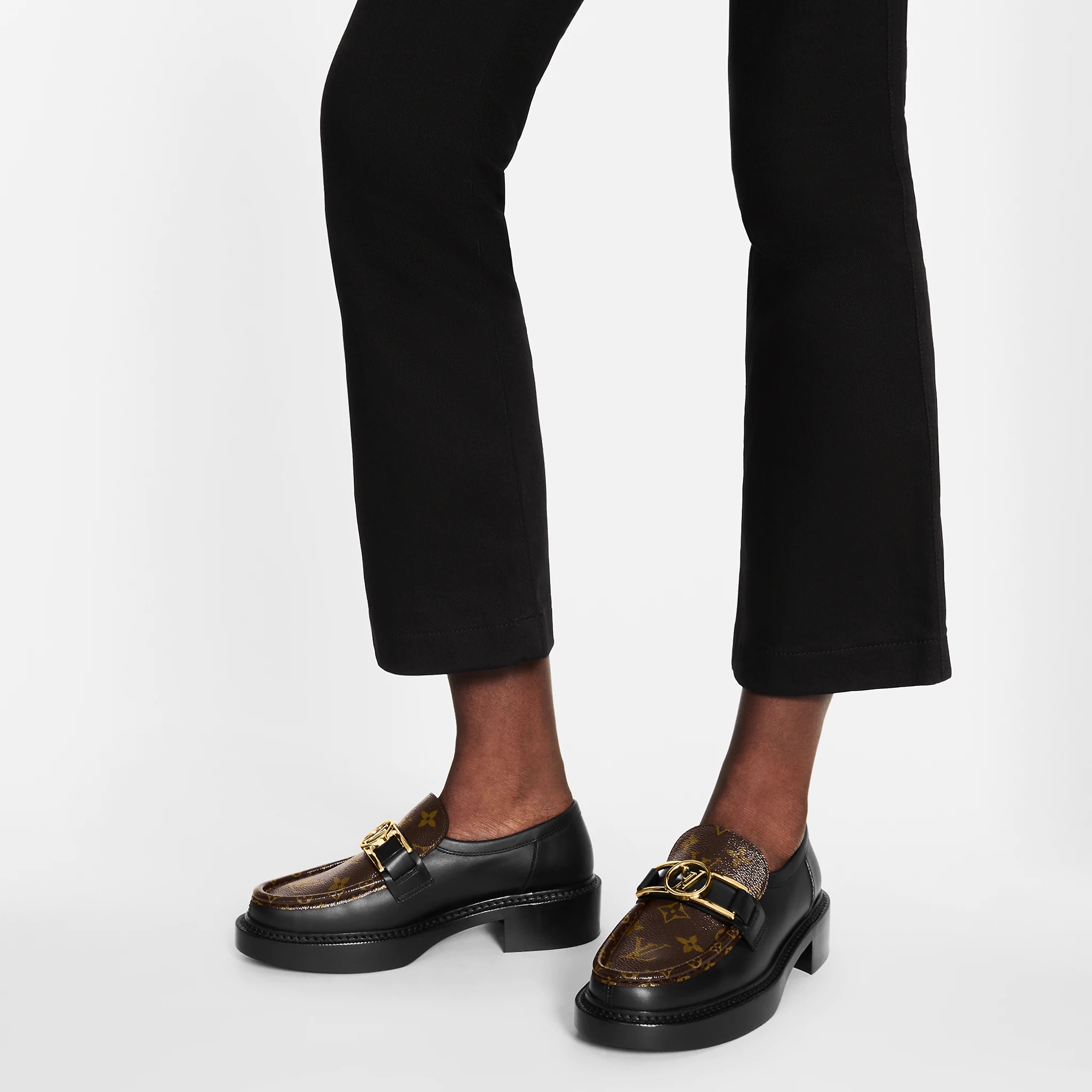 路易威登-academy-乐福鞋-鞋履系列-AIAL4BPC02_PM1_Worn-view.jpg