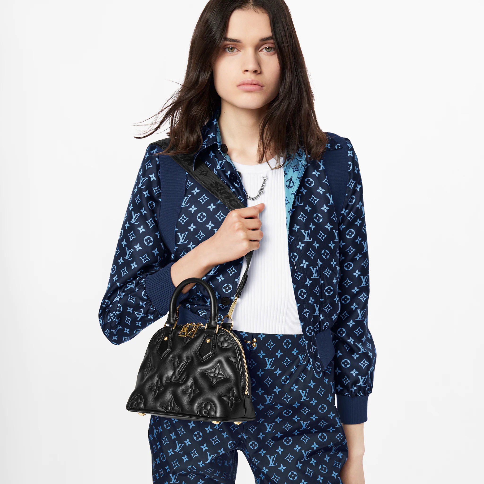 路易威登-alma-bb-手袋-h29-时尚手袋-M59793_PM1_Worn-view.jpg