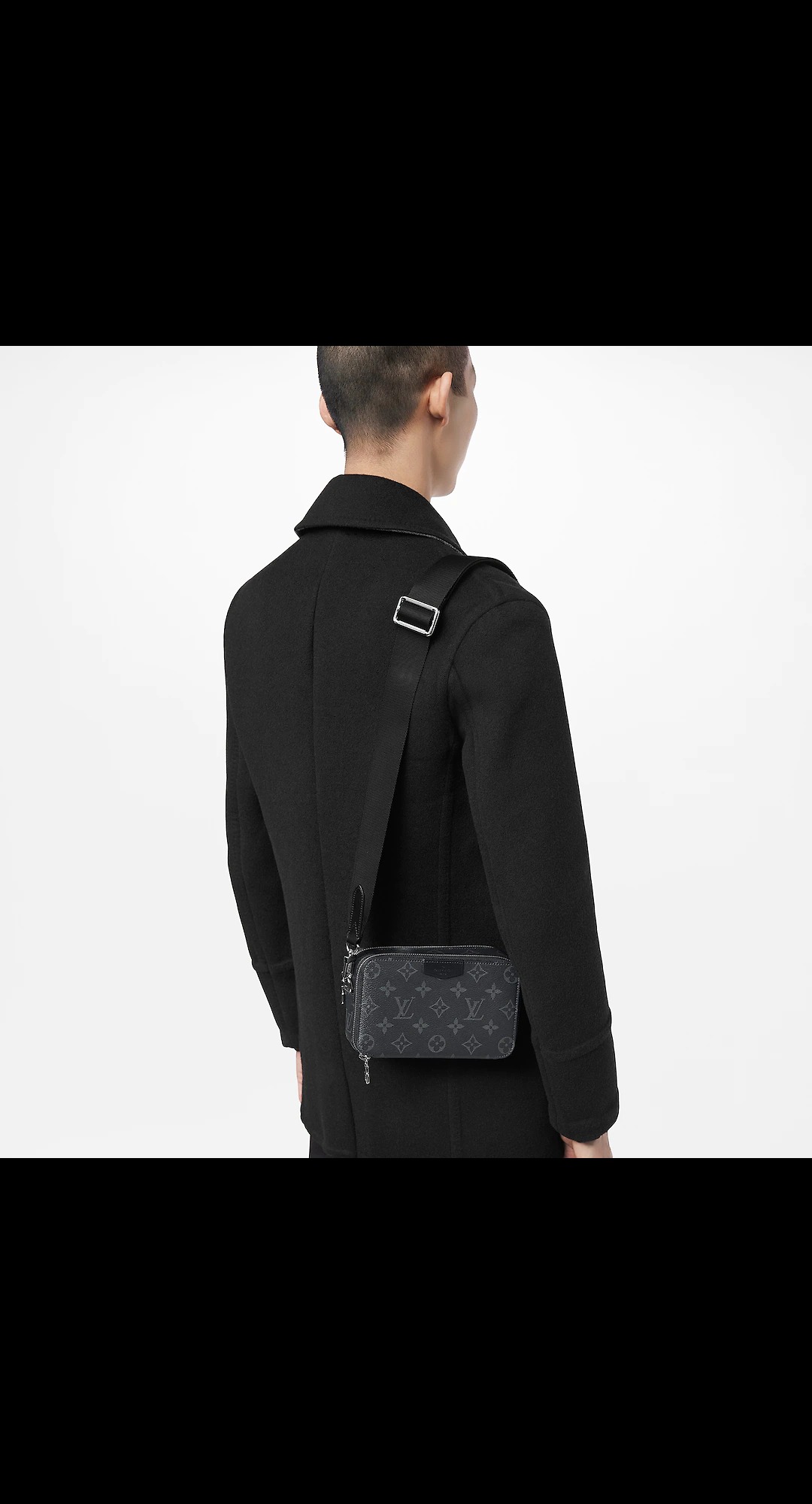 路易威登-alpha-wearable-手袋-monogram-eclipse-时尚包袋-M81260_PM1_Cropped-worn-view.jpg