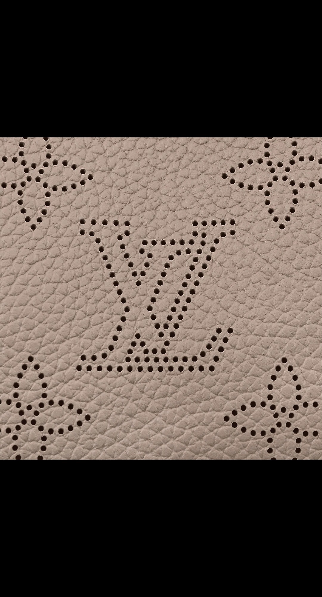 路易威登-bella-手袋-mahina-时尚手袋-M57201_PM1_Detail-view.jpg