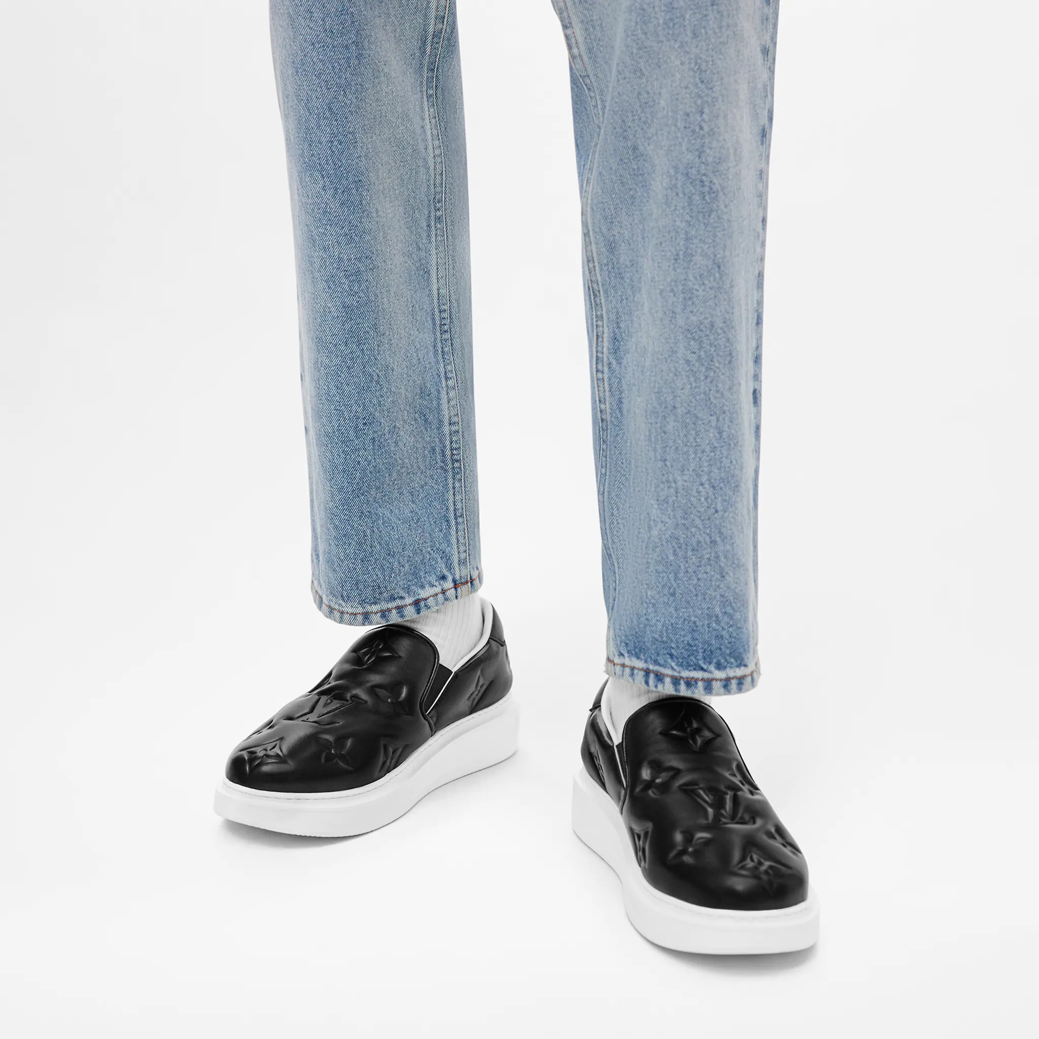 路易威登-beverly-hills-便鞋-鞋履系列-BMDU1PPC02_PM1_Worn-view.jpg