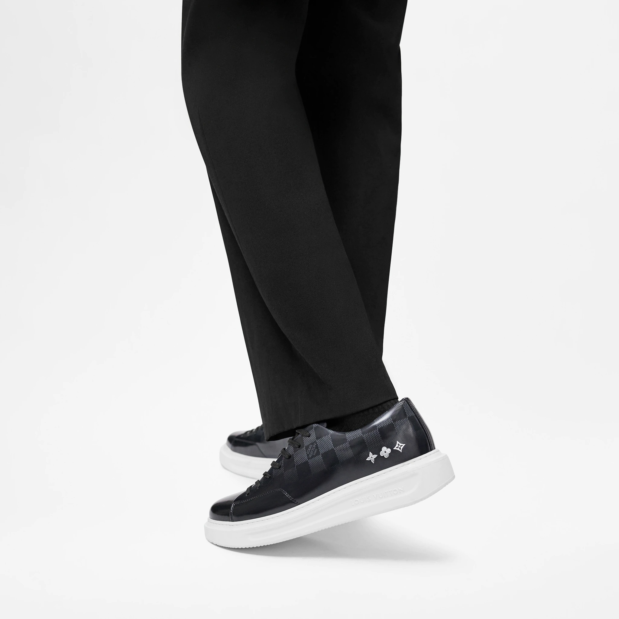 路易威登-beverly-hills-运动鞋-鞋履系列-BIDU1PGZGR_PM1_Worn-view.jpg
