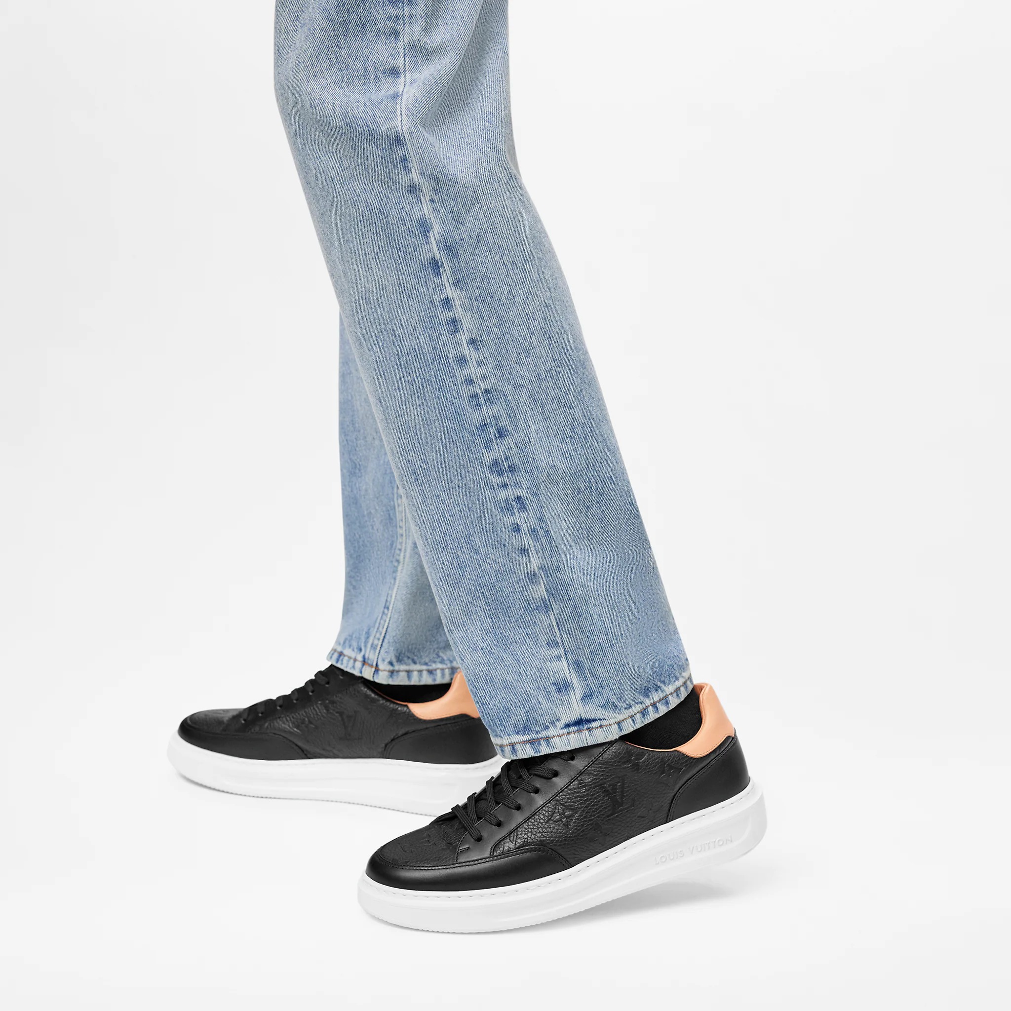 路易威登-beverly-hills-运动鞋-鞋履系列-BLDU1PGC02_PM1_Worn-view.jpg