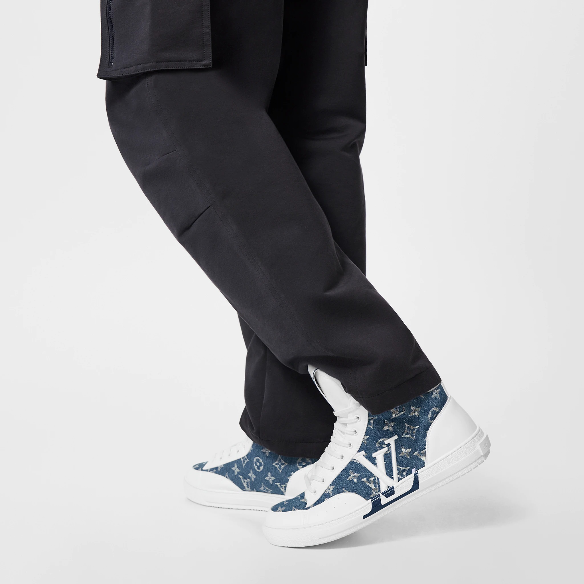 路易威登-charlie-高帮运动鞋-鞋履系列-BN4U2PDN20_PM1_Worn-view.jpg