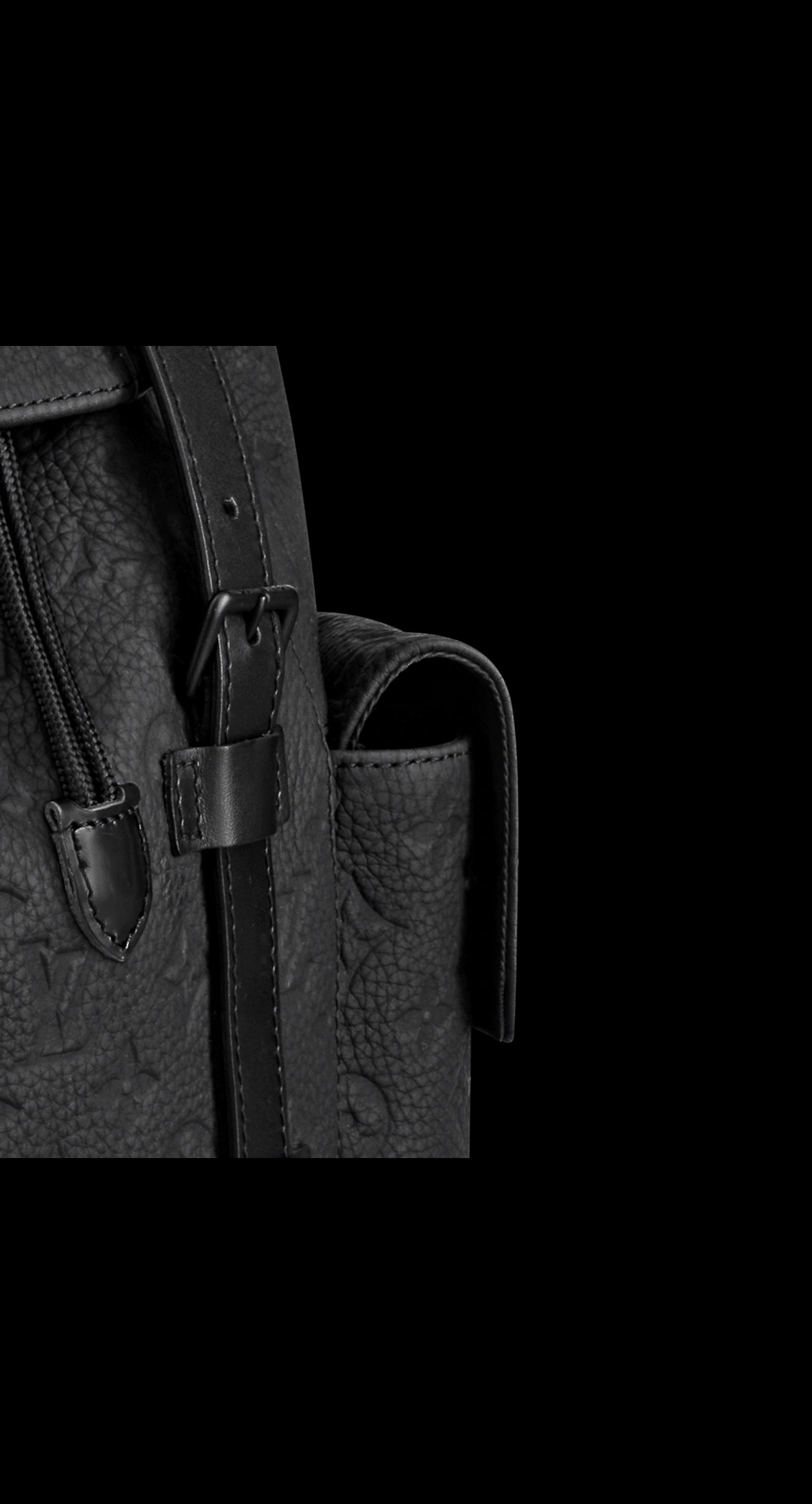 路易威登-christopher-小号双肩包-taurillon-monogram-时尚包袋-M55699_PM1_Closeup-view.jpg