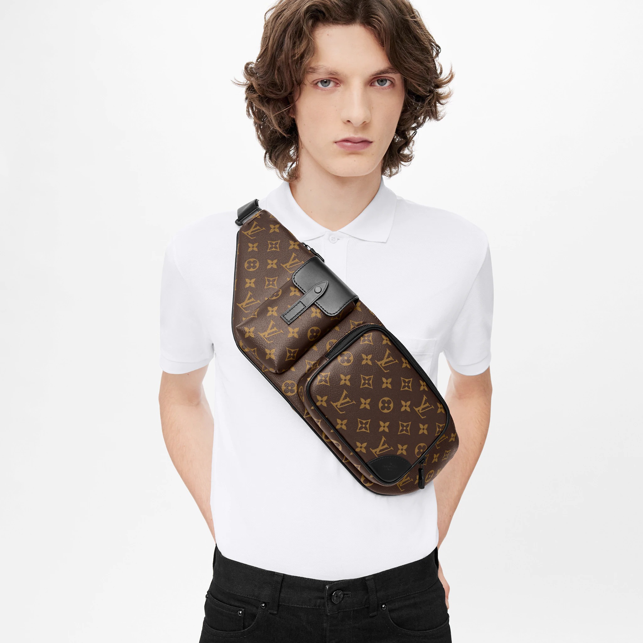 路易威登-christopher-腰包-monogram-macassar-时尚包袋-M45337_PM1_Worn-view.jpg