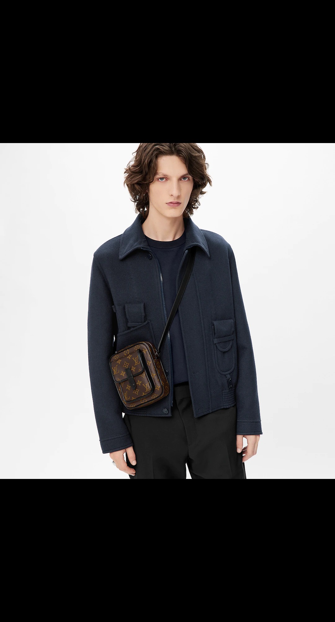 路易威登-christopher-迷你手袋-monogram-macassar-小型皮具-M69404_PM1_Ambiance-view-2.jpg
