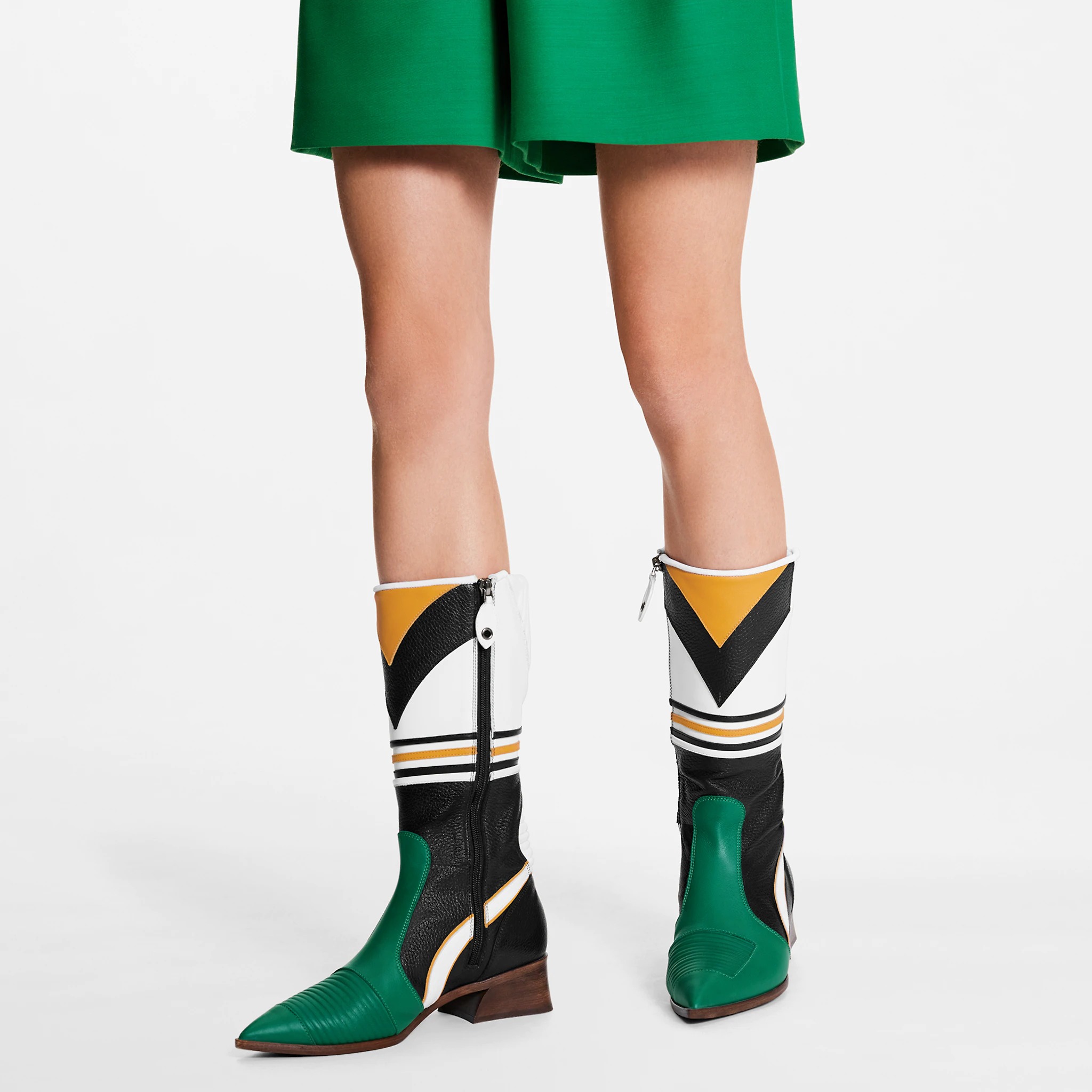 路易威登-flags-高筒靴-鞋履系列-AM8R2CPC45_PM1_Worn-view.jpg