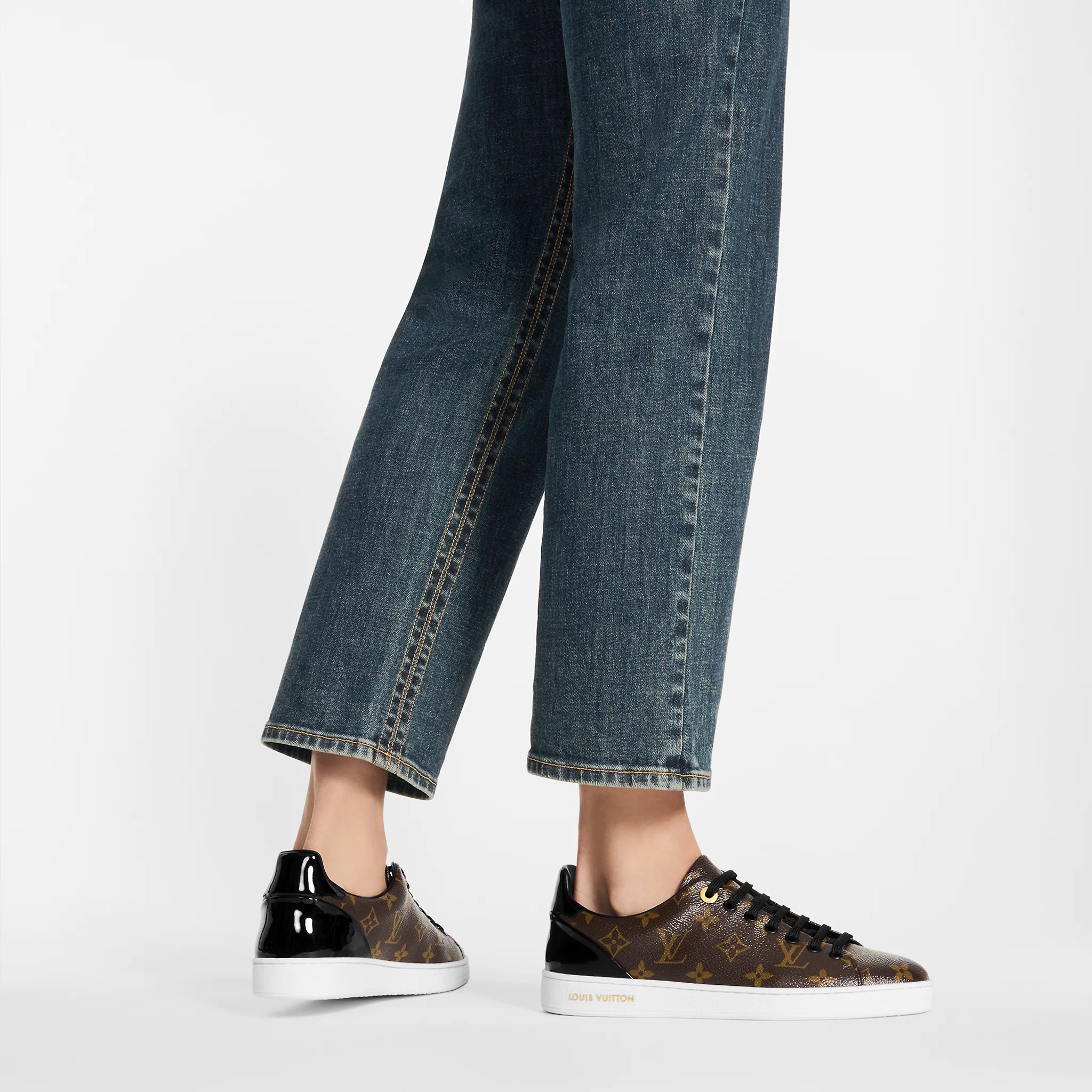 路易威登-frontrow-运动鞋-鞋履系列-A92U2ASL33_PM1_Worn-view.jpg