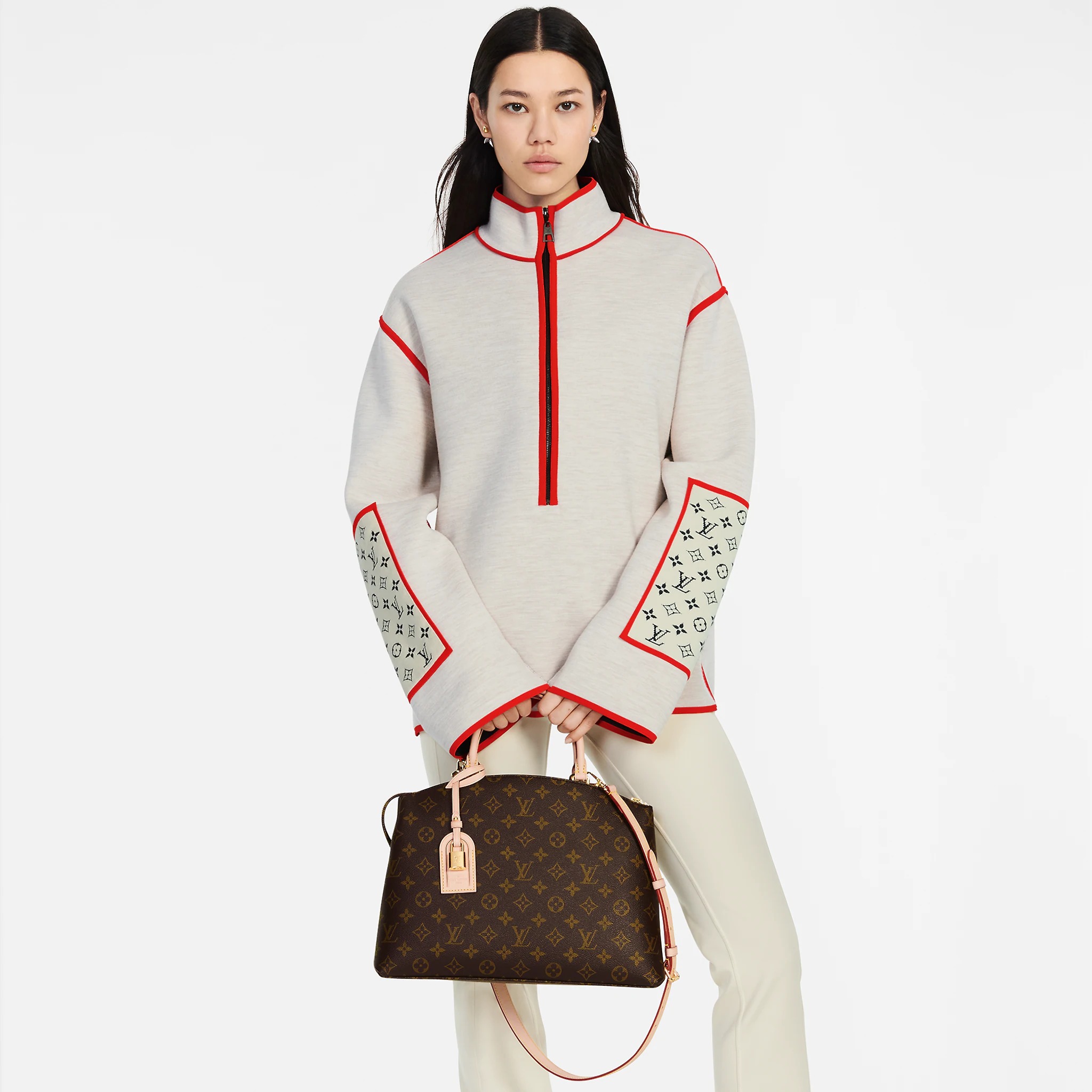 路易威登-grand-palais-手袋-monogram-时尚手袋-M45898_PM1_Worn-view.jpg