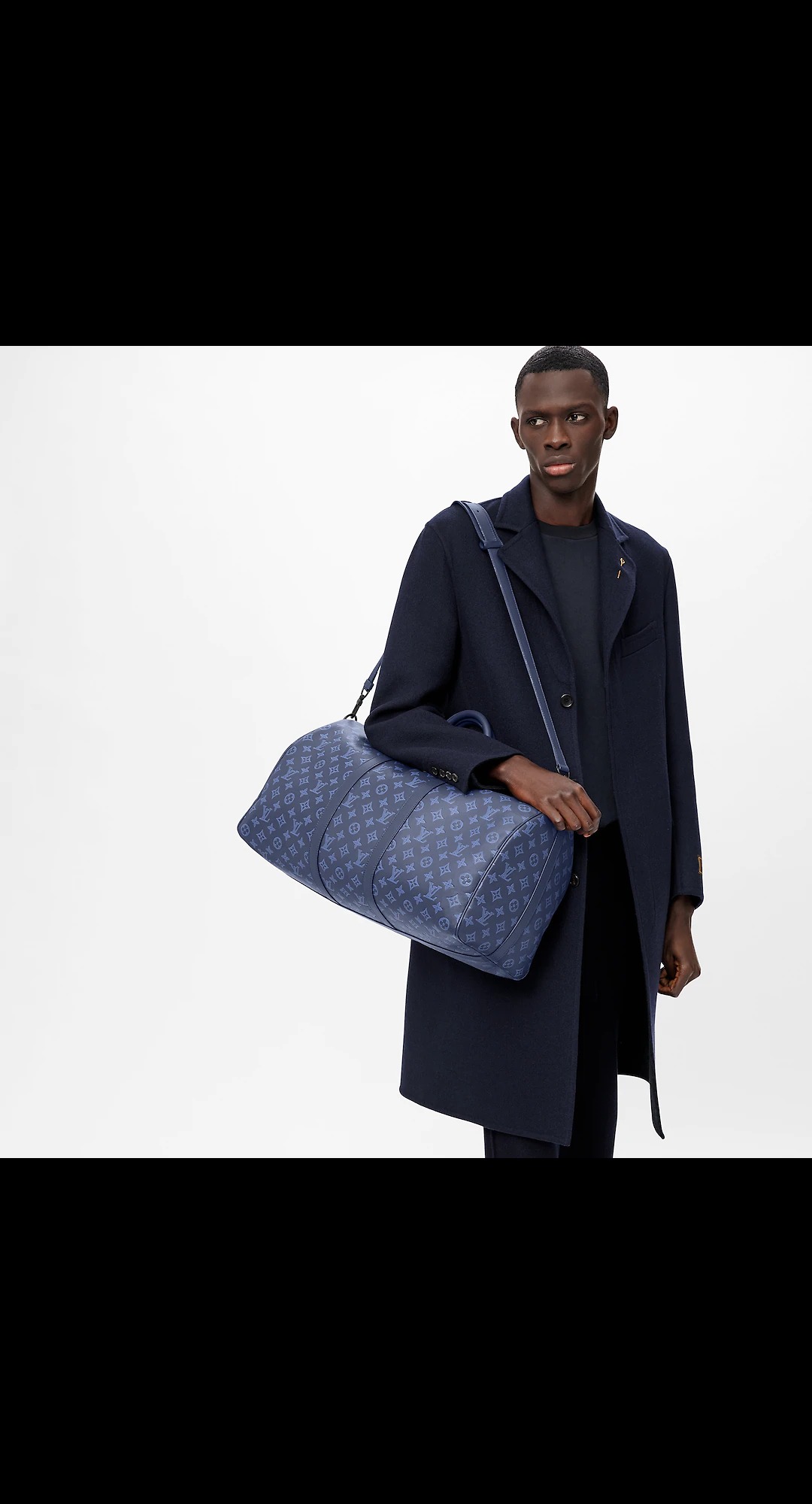 路易威登-keepall-bandouliere-50-旅行袋-monogram-shadow-leather-旅行用品-M45731_PM1_Ambiance-view.jpg