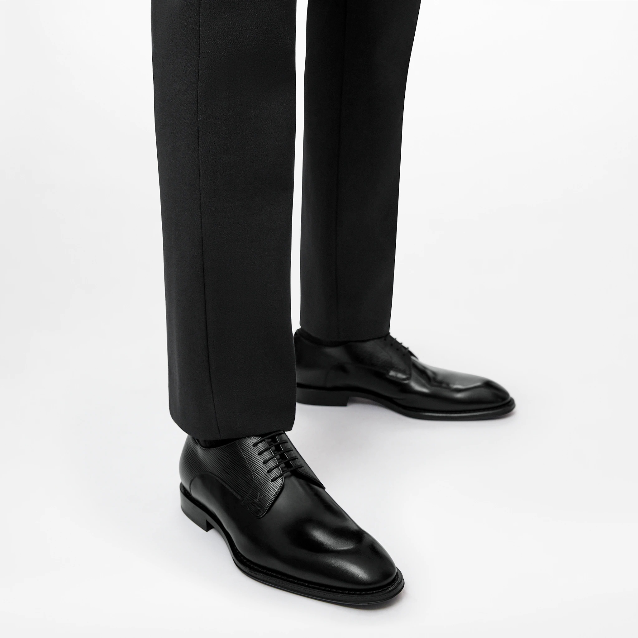 路易威登-kensington-系带鞋-鞋履系列-BLKA1XEC02_PM1_Worn-view.jpg