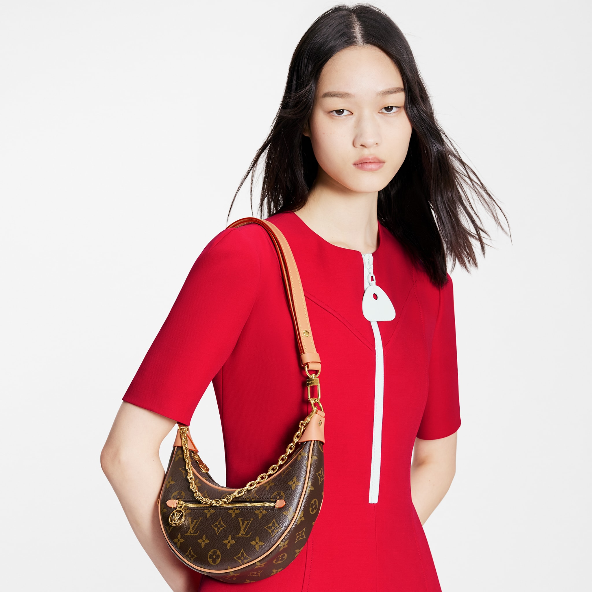 路易威登-loop-手袋-monogram-时尚手袋-M81098_PM1_Worn-view-2.jpg
