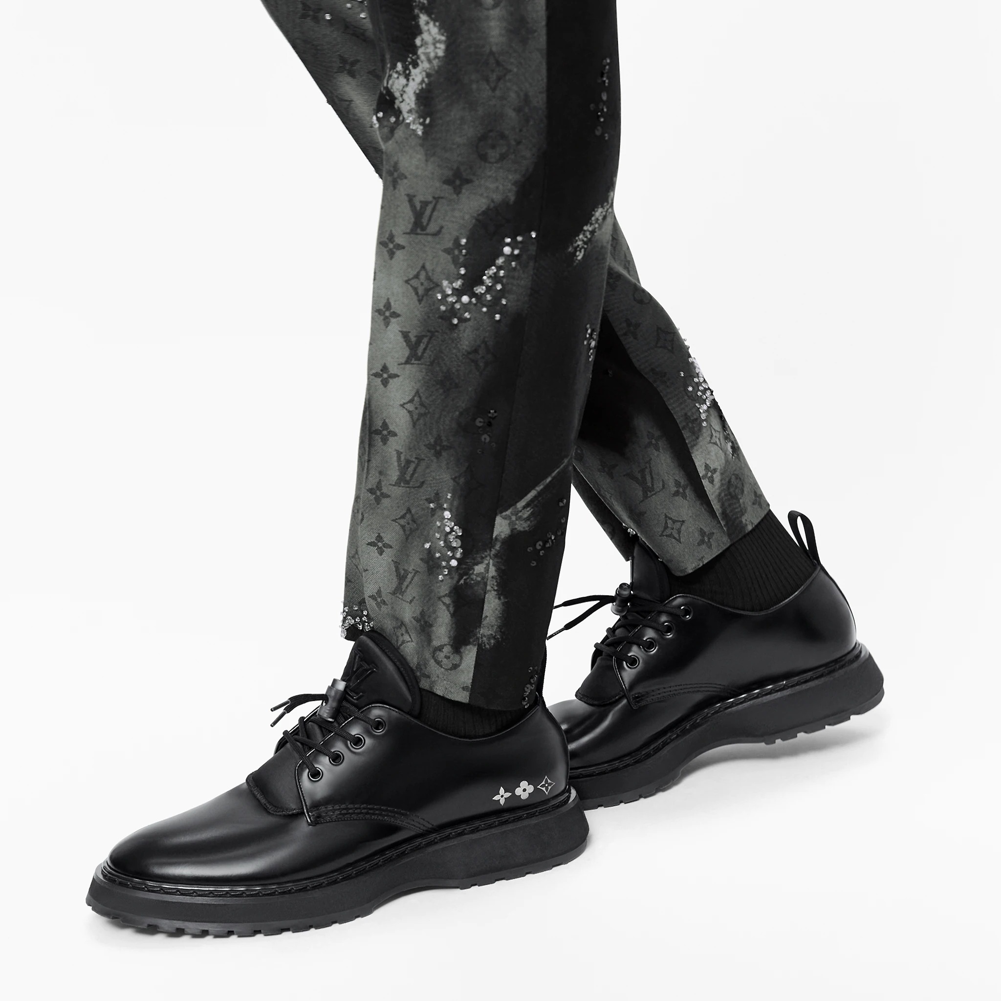 路易威登-lv-bold-系带鞋-鞋履系列-BLEA1XGZ02_PM1_Worn-view.jpg