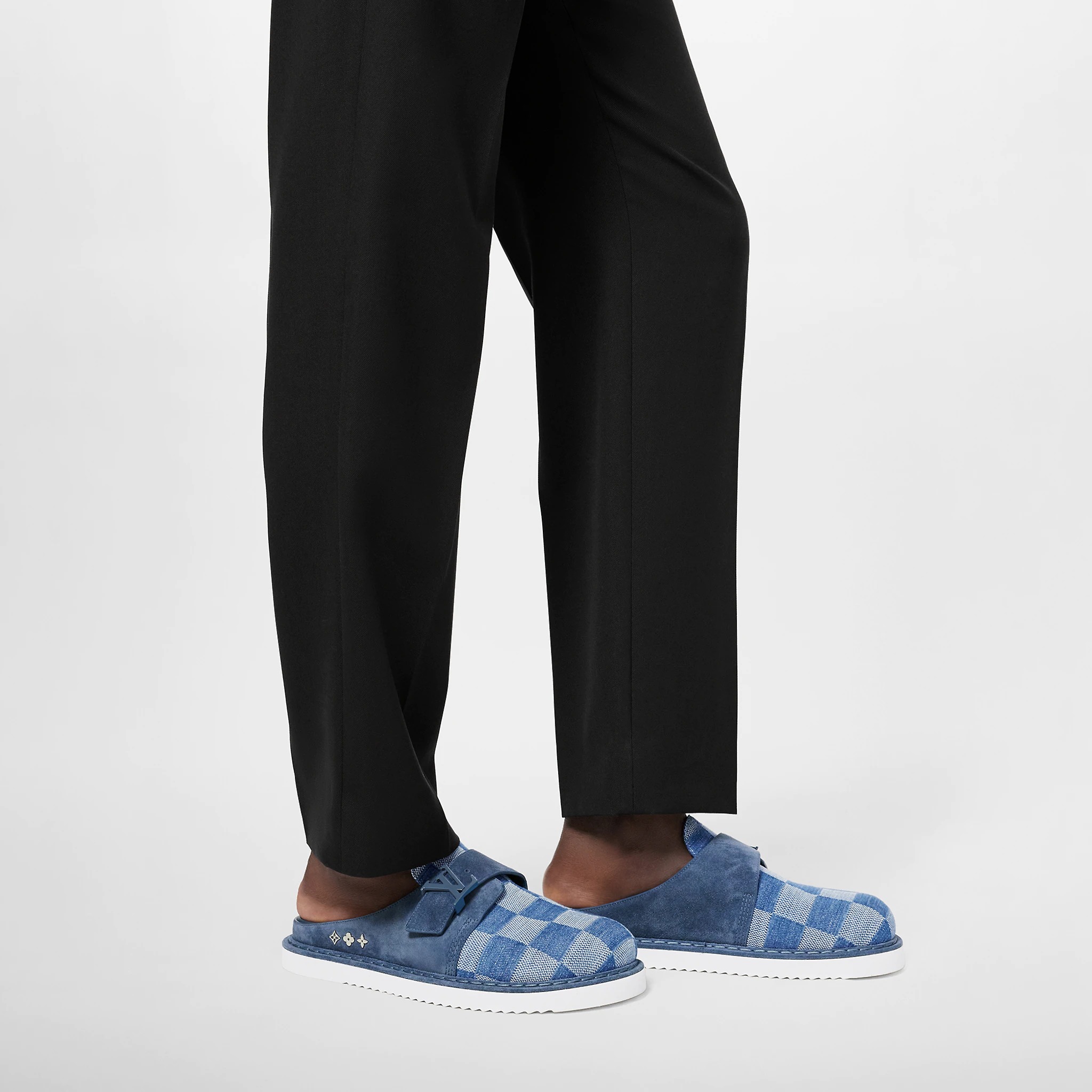路易威登-lv-easy-凉拖-鞋履系列-BNDH1PDN20_PM1_Worn-view.jpg