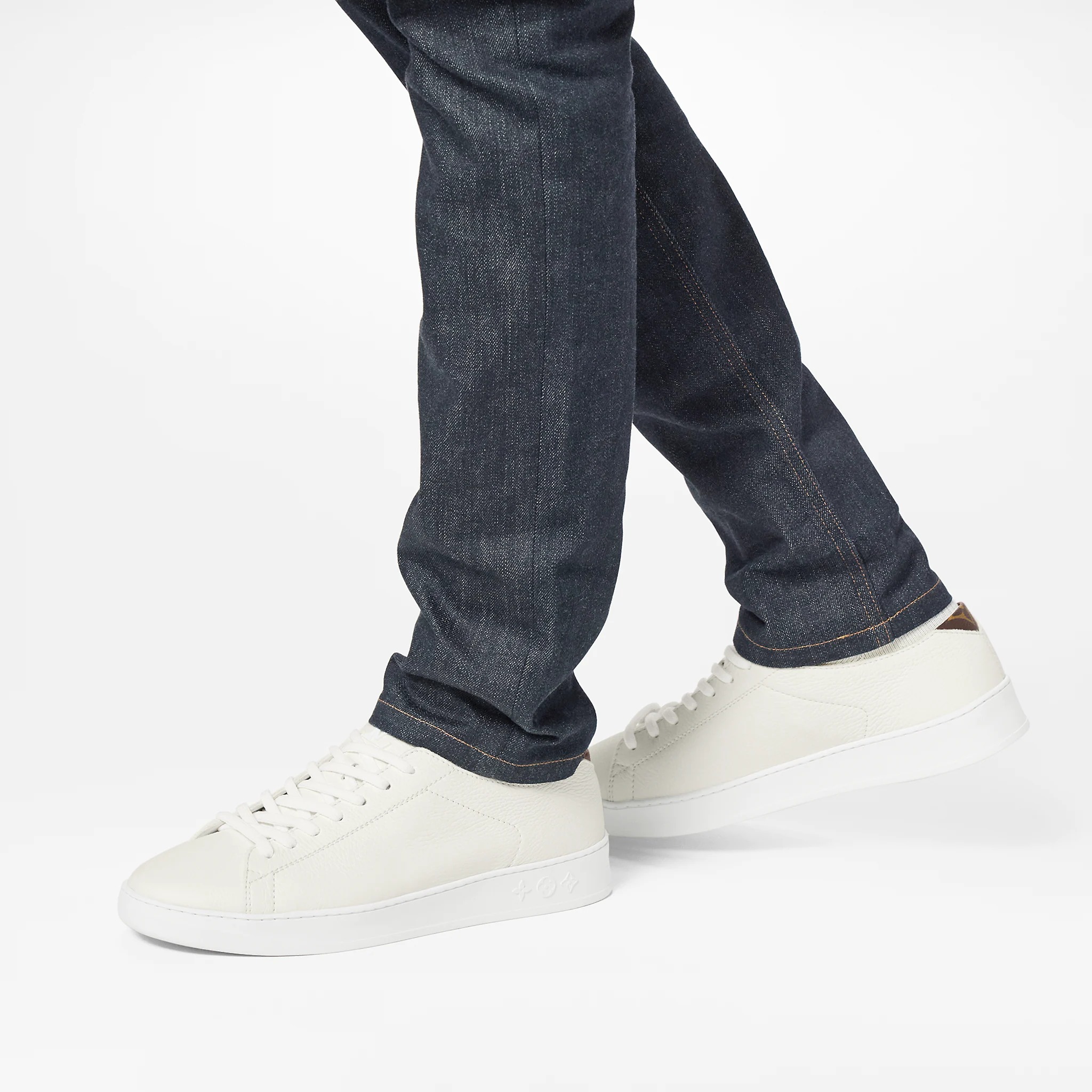 路易威登-lv-resort-运动鞋-鞋履系列-BNJU1PGC01_PM1_Worn-view.jpg