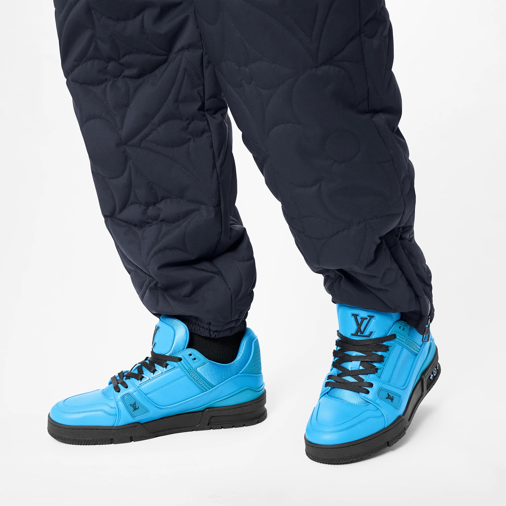 路易威登-lv-trainer-运动鞋-鞋履系列-BM9U3PPC20_PM1_Worn-view.jpg