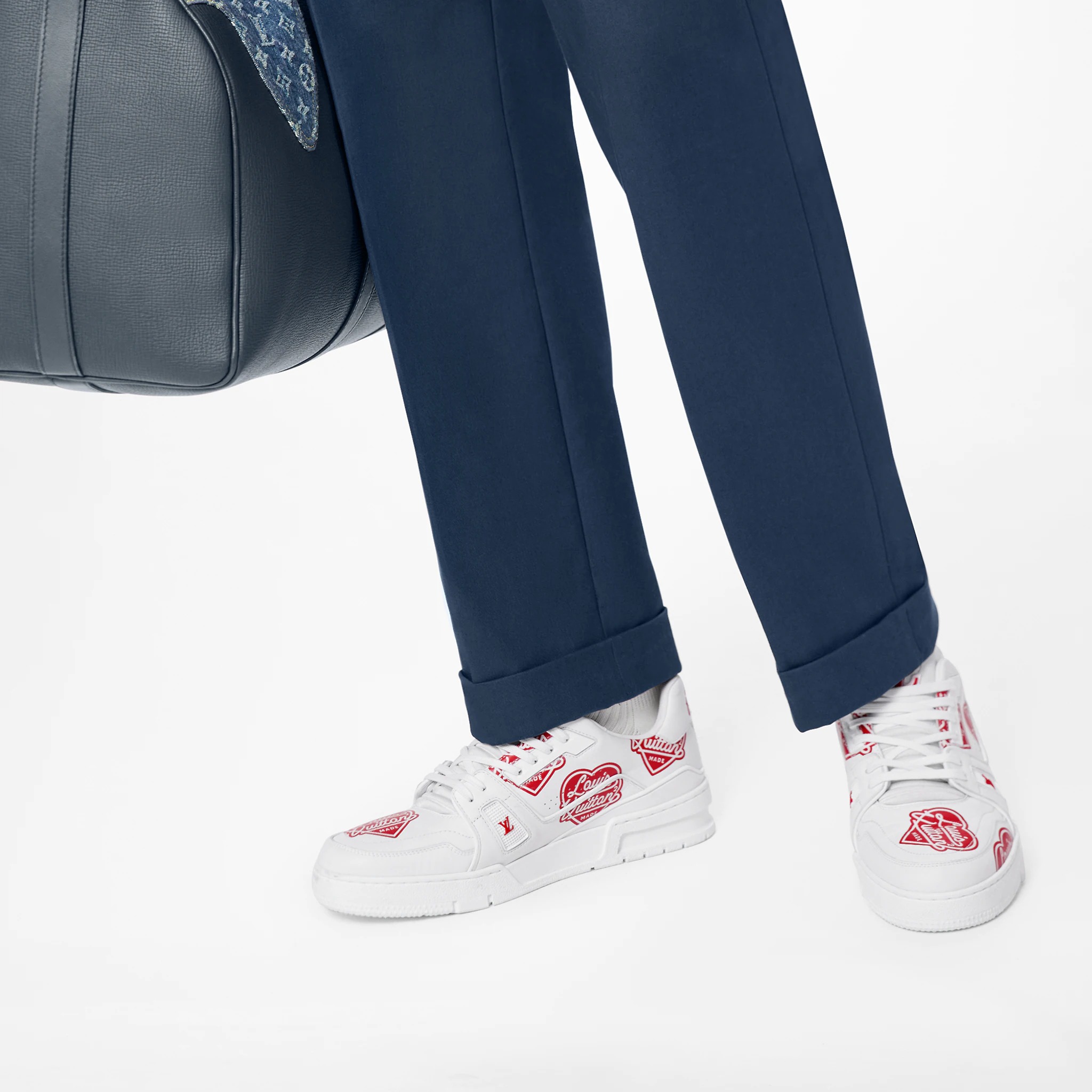 路易威登-lv-trainer-运动鞋-鞋履系列-BM9U4PPC01_PM1_Worn-view-1.jpg