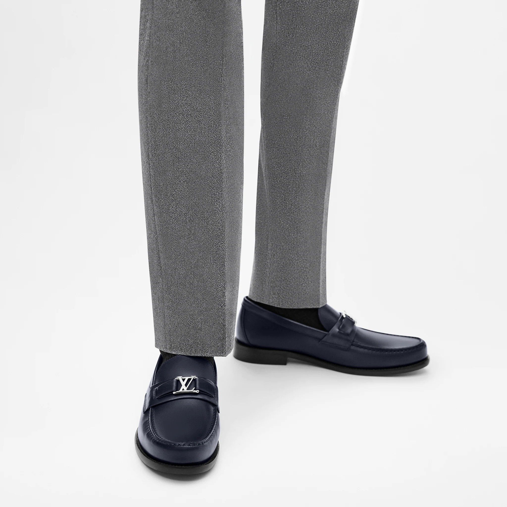路易威登-major-乐福鞋-鞋履系列-BMEL1XWC22_PM1_Worn-view.jpg