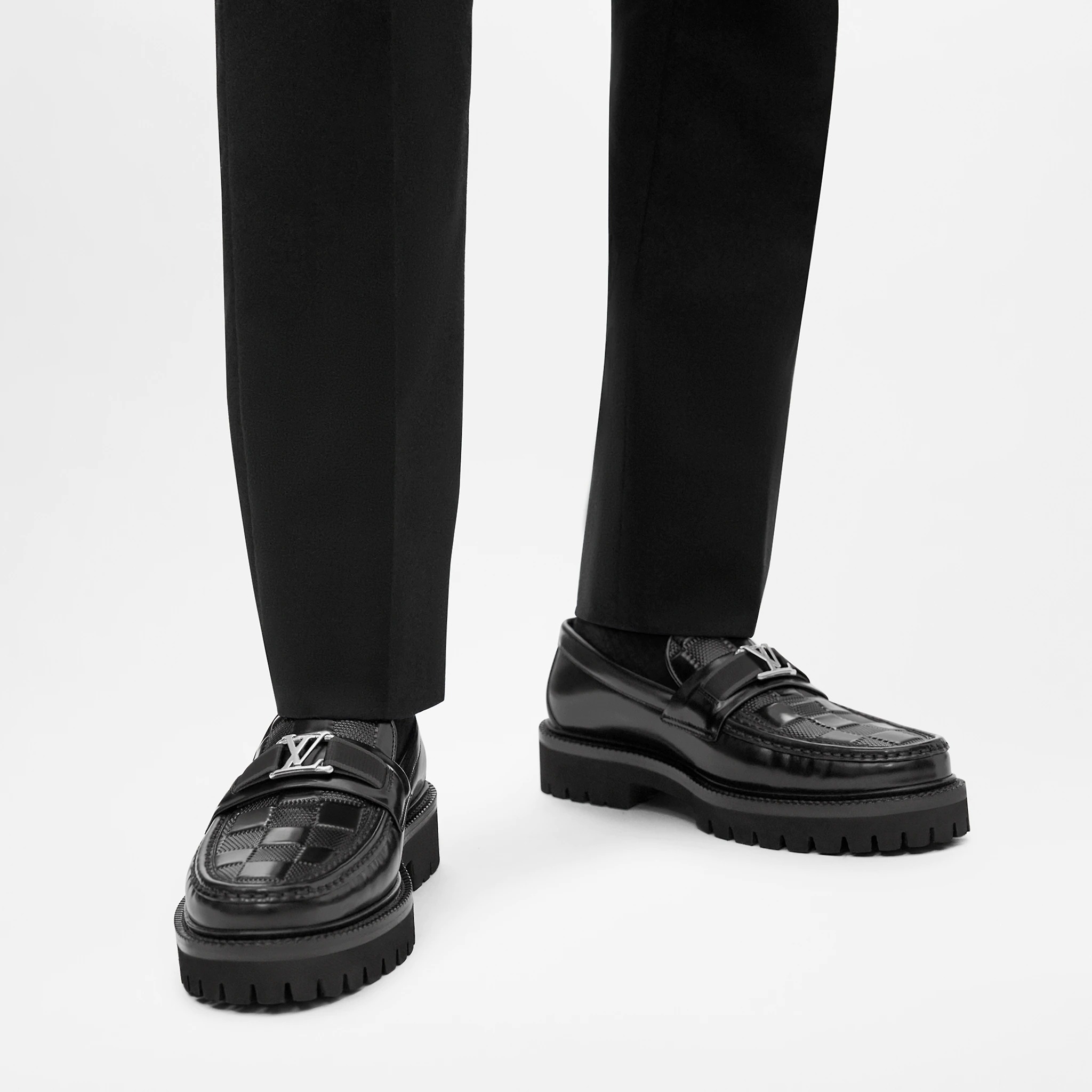 路易威登-major-乐福鞋-鞋履系列-BMEL4XGZ02_PM1_Worn-view.jpg