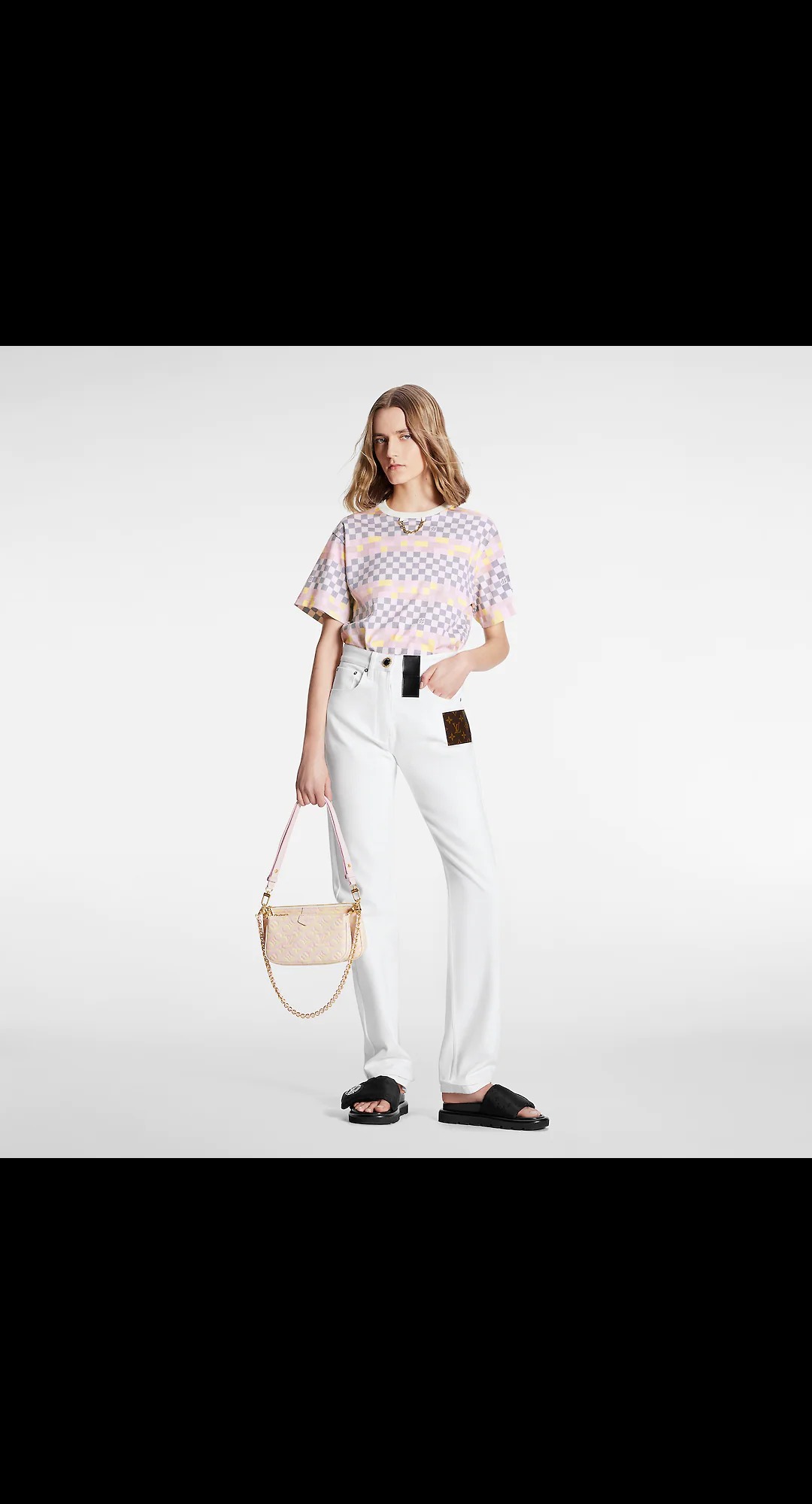 路易威登-multi-pochette-accessoires-手袋-monogram-empreinte-时尚手袋-M46093_PM1_Ambiance-view.jpg