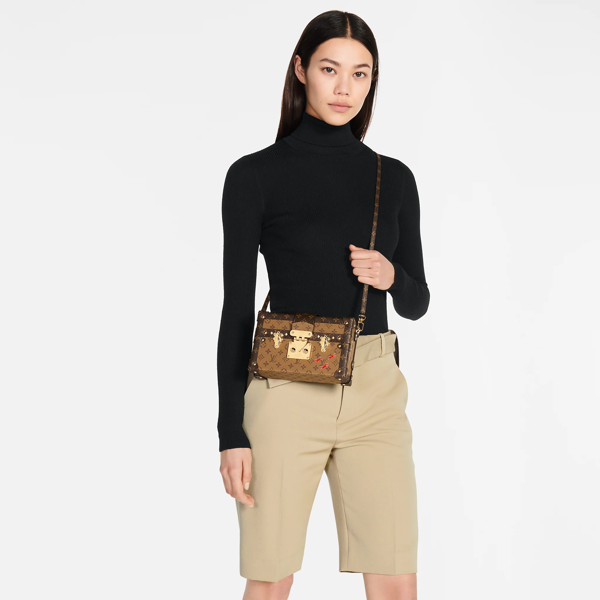 路易威登-petite-malle-手袋-monogram-reverse-canvas-时尚手袋-M45960_PM1_Worn-view-1.jpg