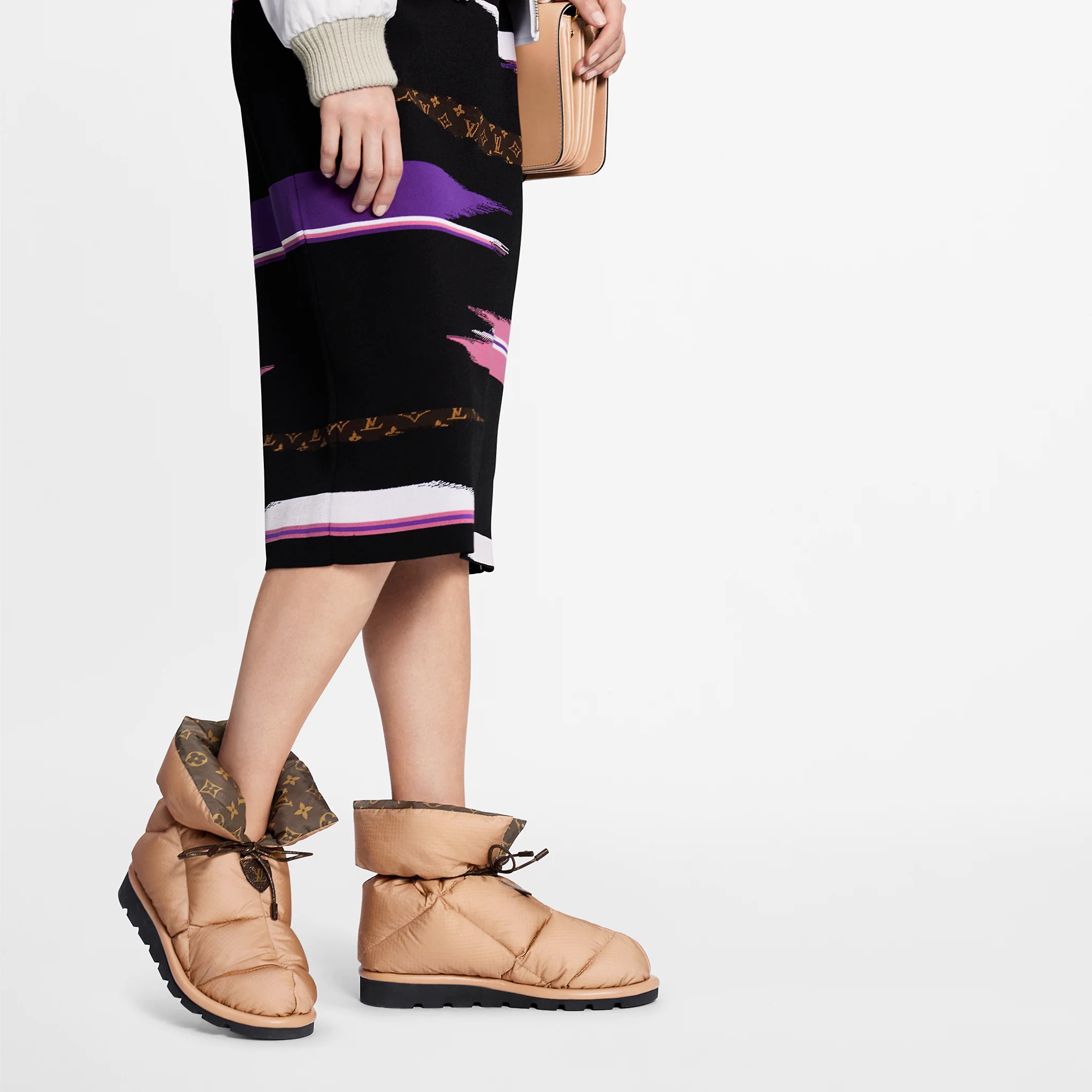 路易威登-pillow-comfort-及踝靴-鞋履系列-AK5Q1ANY31_PM1_Worn-view.jpg