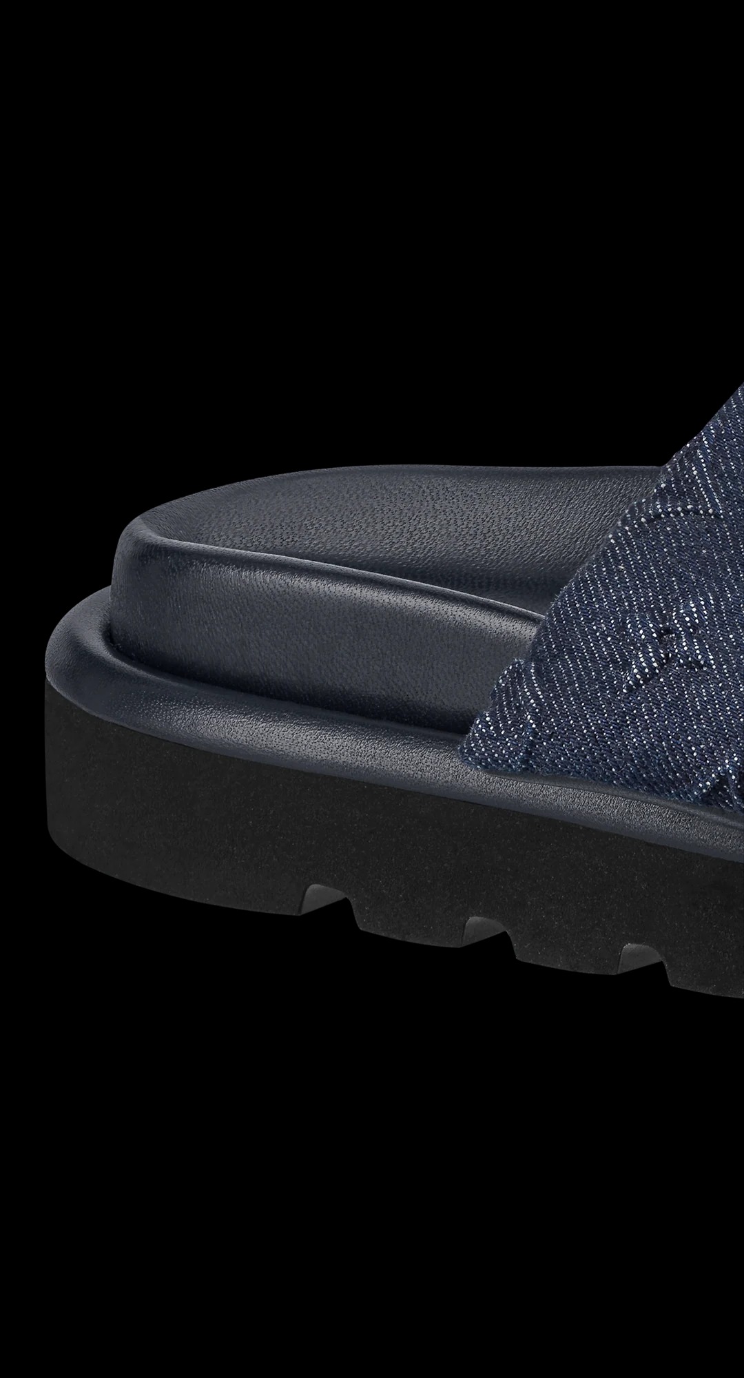 路易威登-pool-pillow-comfort-平底凉拖-鞋履系列-AN5H1ADN20_PM1_Closeup-view.jpg