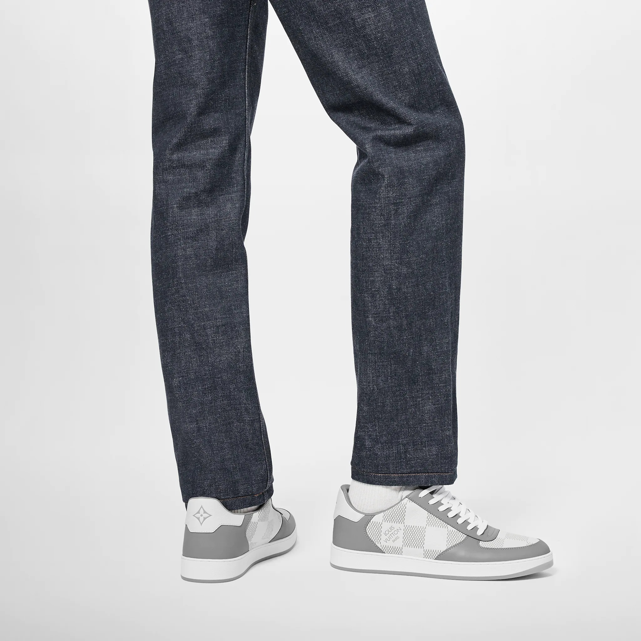 路易威登-rivoli-运动鞋-鞋履系列-BNRU1PMI54_PM1_Worn-view.jpg