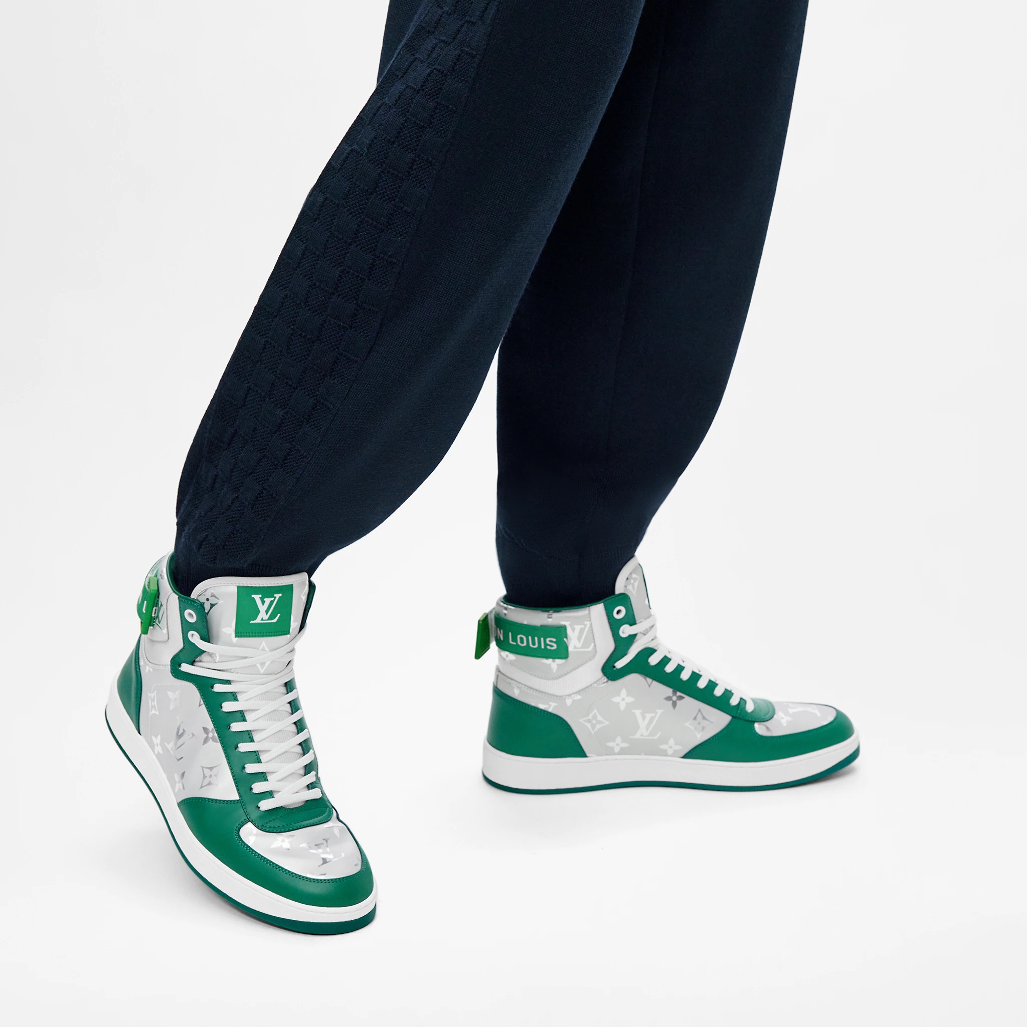 路易威登-rivoli-高帮运动鞋-鞋履系列-BMRU1PMI45_PM1_Worn-view.jpg