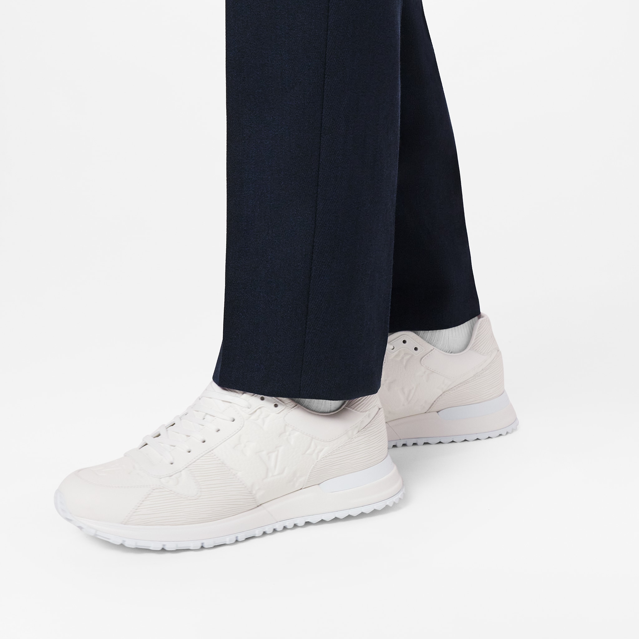 路易威登-run-away-运动鞋-鞋履系列-BN9U1PEC01_PM1_Worn-view.jpg
