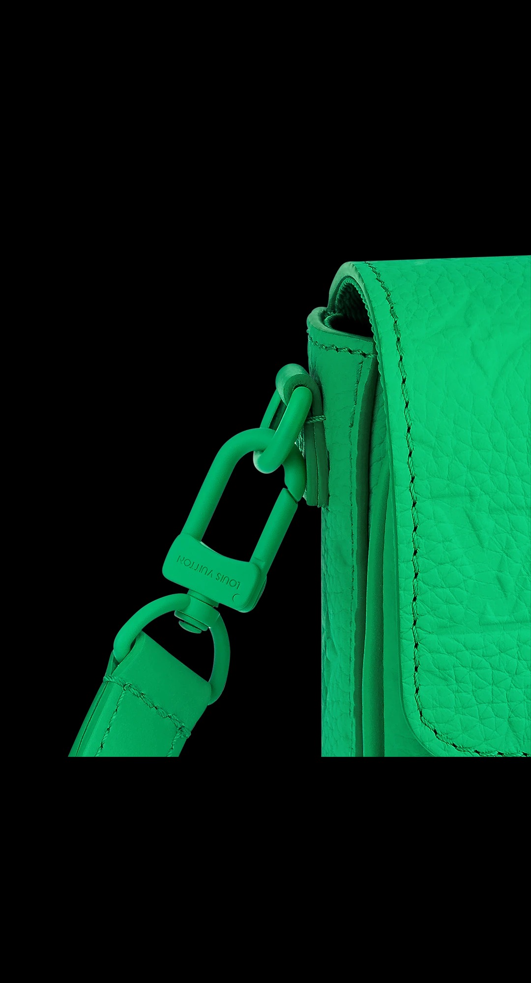 路易威登-s-lock-vertical-wearable-钱夹-taurillon-monogram-时尚包袋-M81525_PM1_Closeup-view.jpg