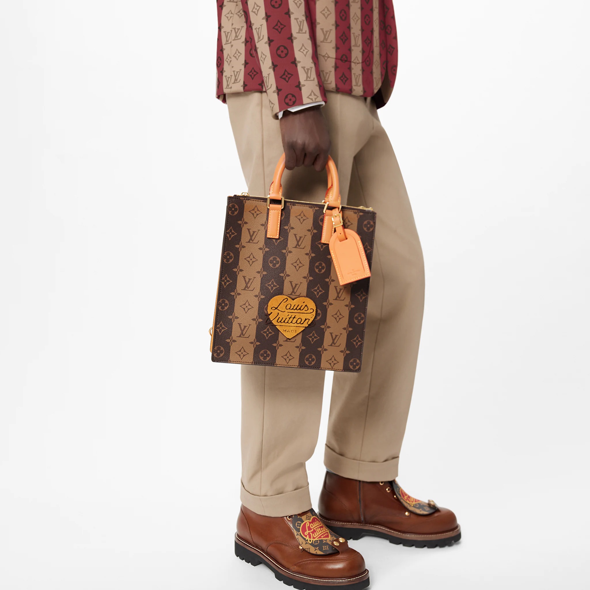 路易威登-sac-plat-邮差包-monogram-other-时尚包袋-M45969_PM1_Worn-view.jpg