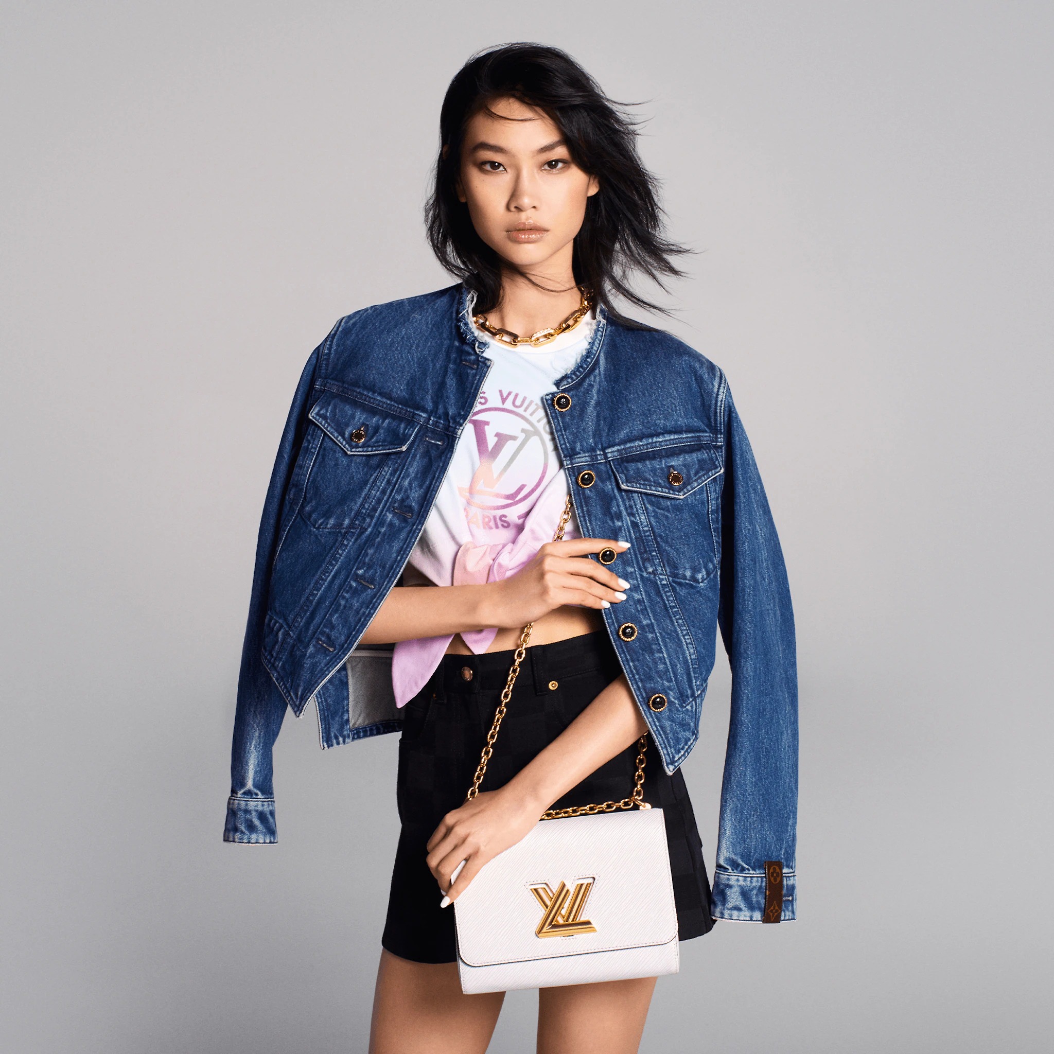 路易威登-twist-中号手袋-epi-时尚手袋-M55513_PM1_Worn-view.jpg