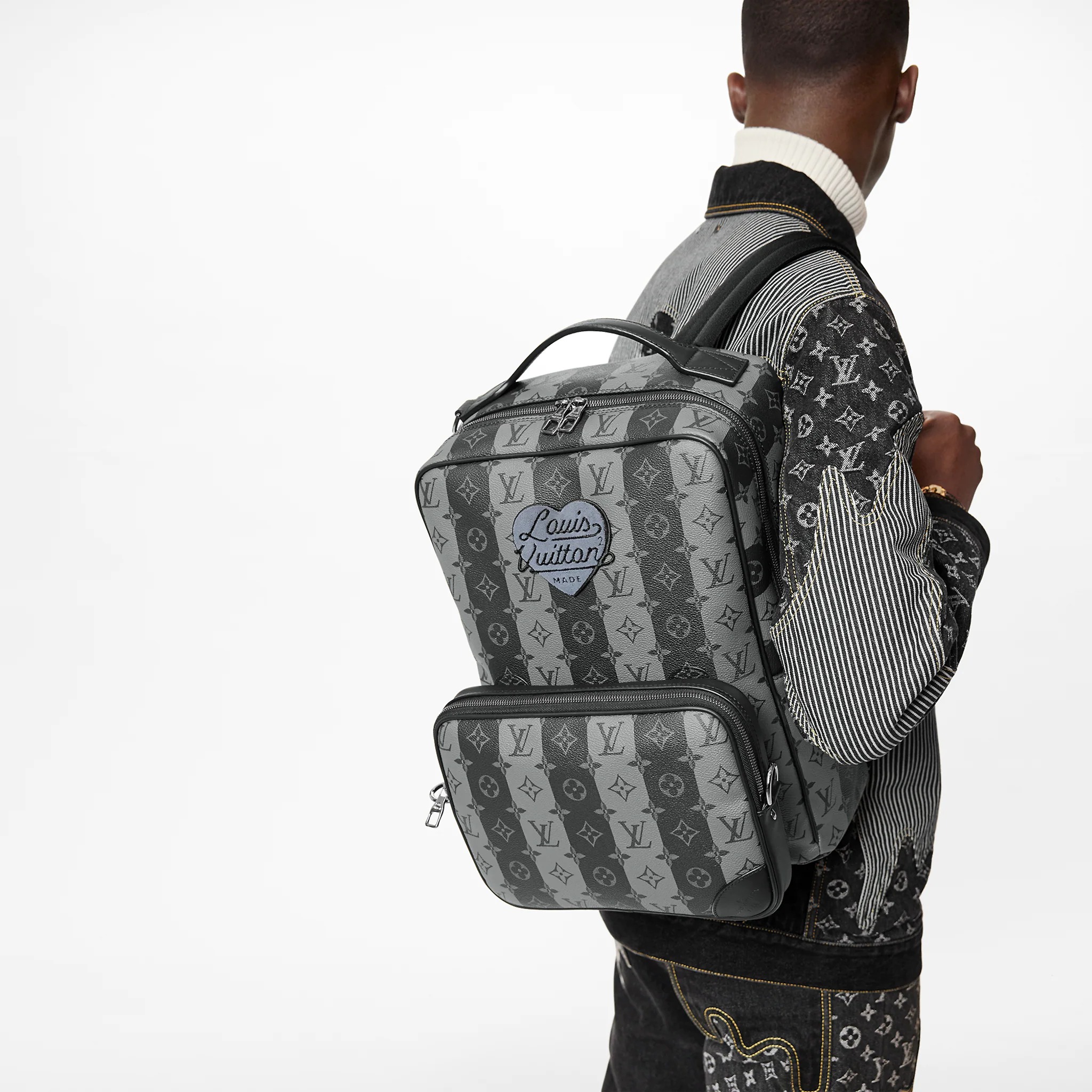 路易威登-utilitary-双肩包-monogram-other-时尚包袋-M45962_PM1_Worn-view.jpg
