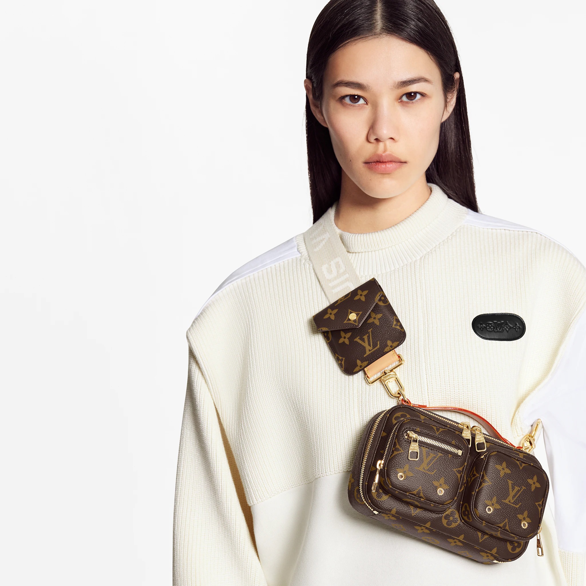 路易威登-utility-crossbody-手袋-monogram-时尚手袋-M80446_PM1_Worn-view.jpg