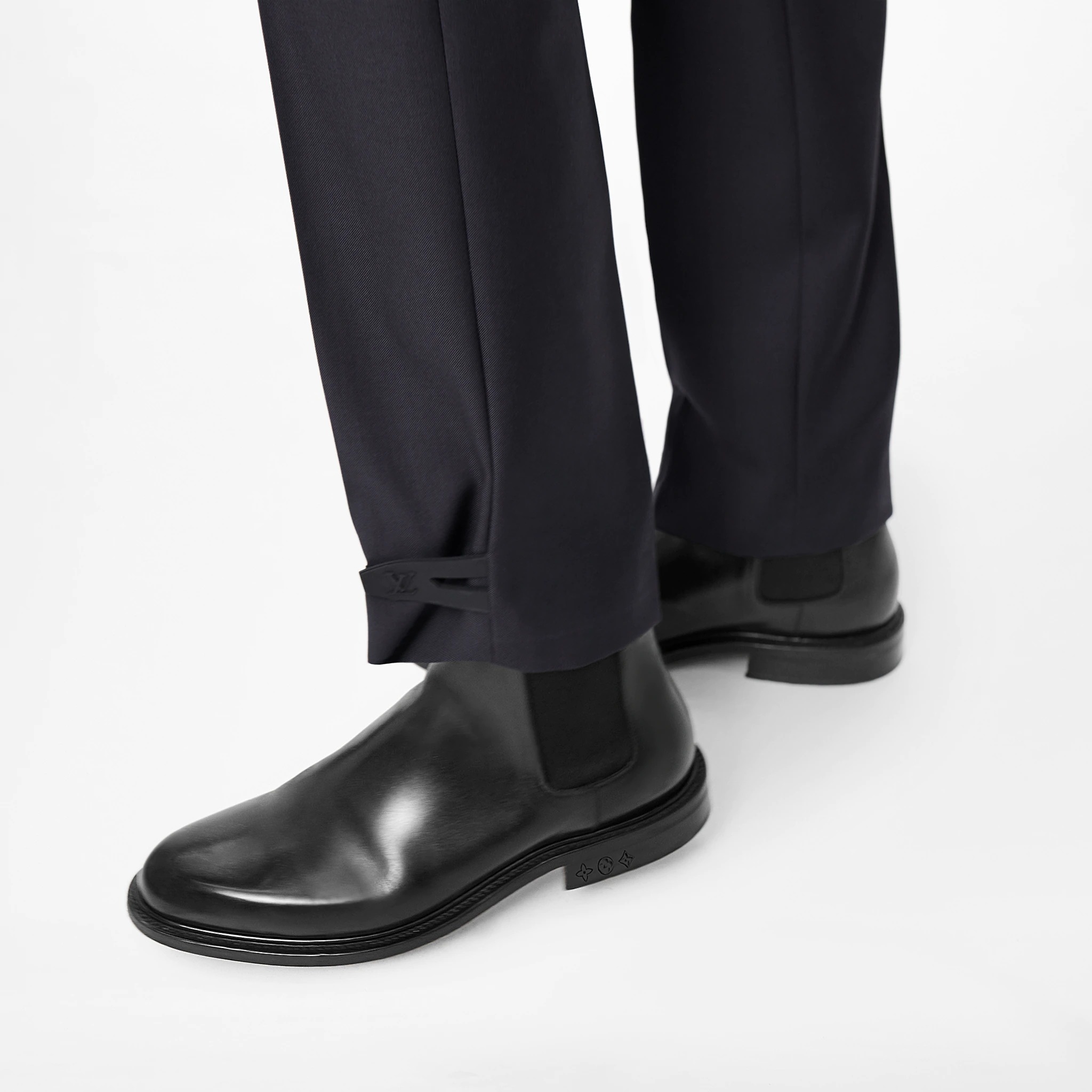 路易威登-vendome-flex-切尔西靴-鞋履系列-BLHQ1YWC02_PM1_Worn-view.jpg