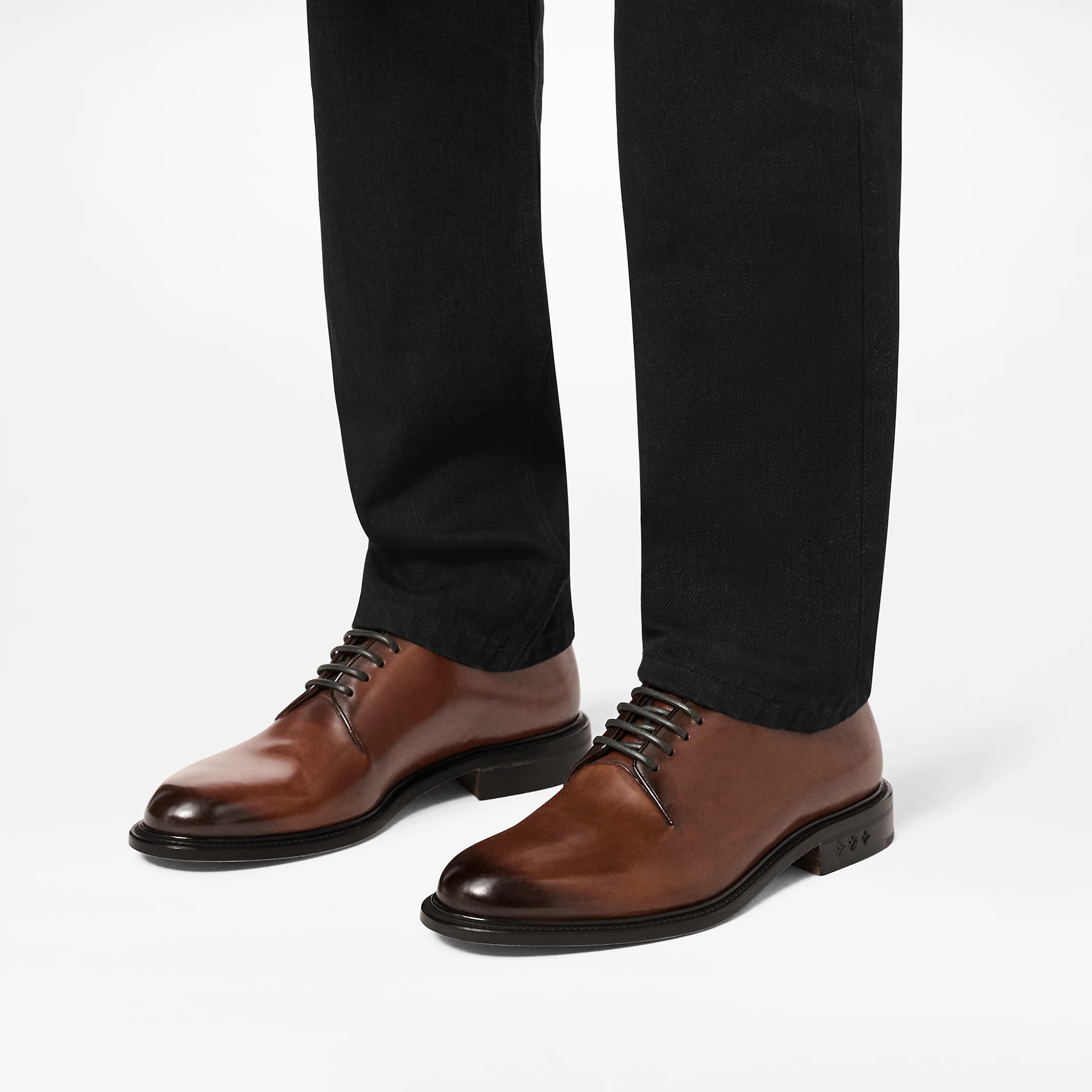 路易威登-vendome-flex-系带鞋-鞋履系列-BNHA1YWC30_PM1_Worn-view.jpg