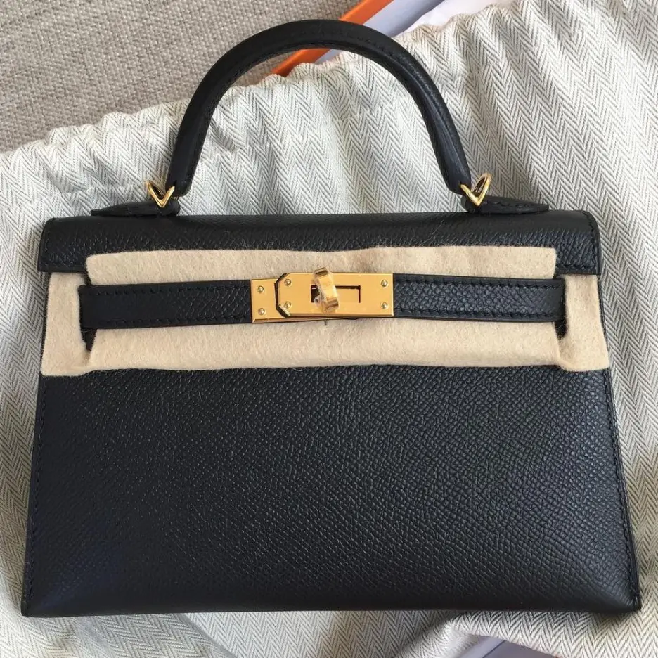 Hermès Kelly Sellier 20 Black Epsom Gold Hardware (1)