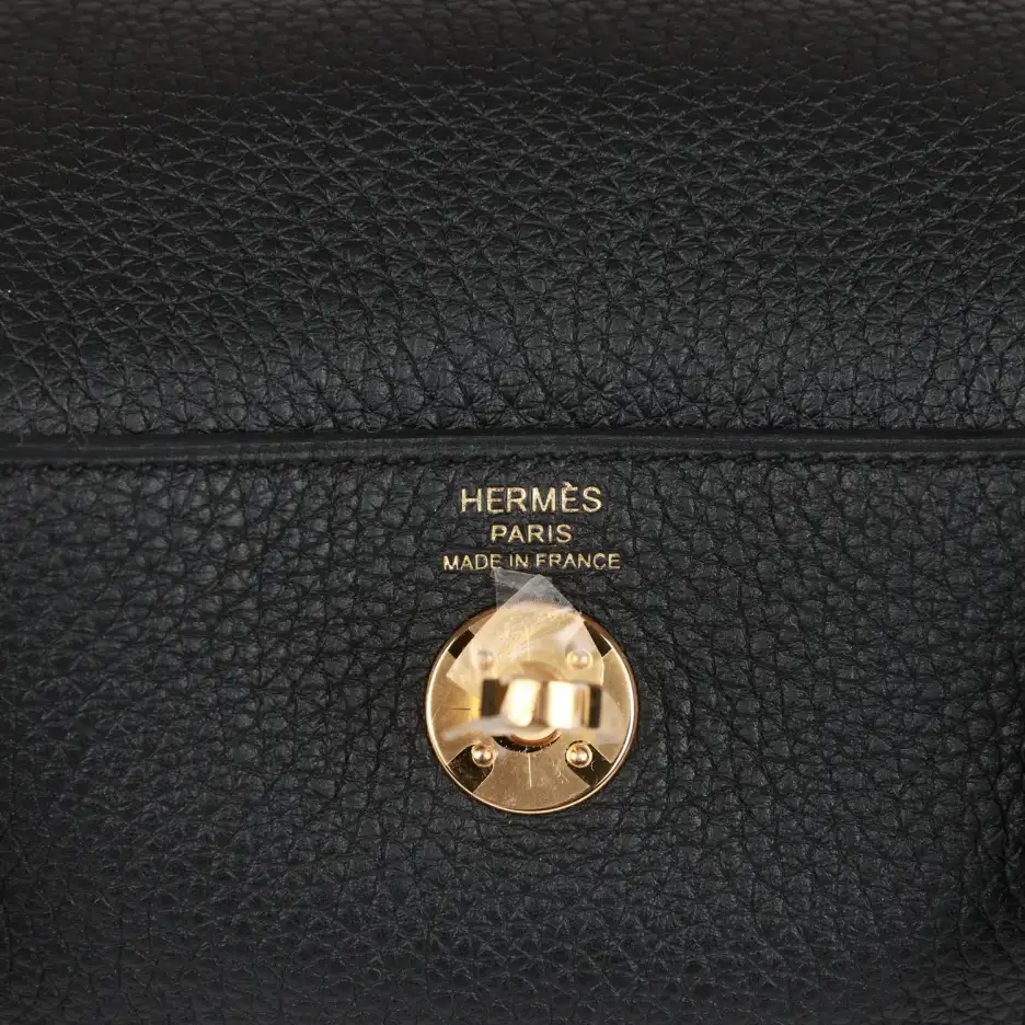 Hermès Mini Lindy Black Clemence Gold Hardware (7)