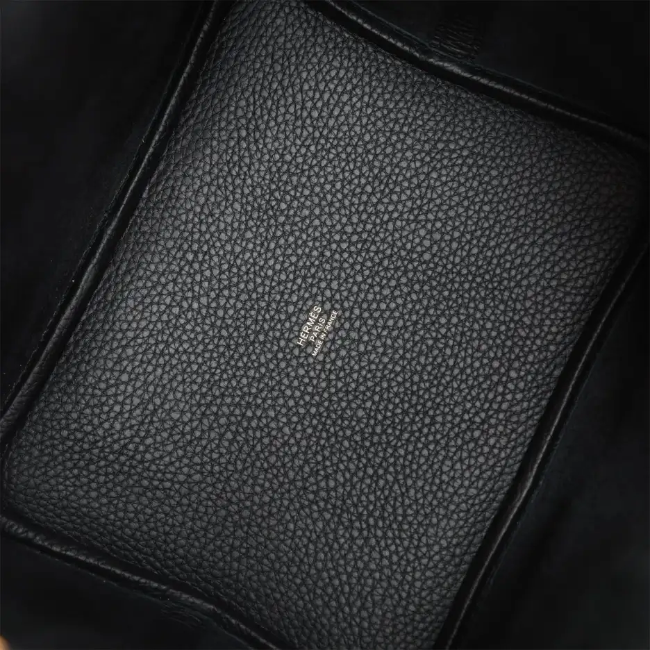 Hermès Picotin Lock 22 Black Clemence Gold Hardware (6)