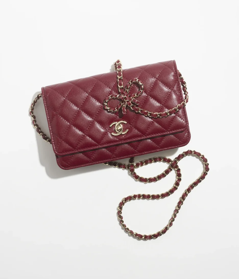 WALLET ON CHAIN Grained Calfskin & Gold-Tone Metal_